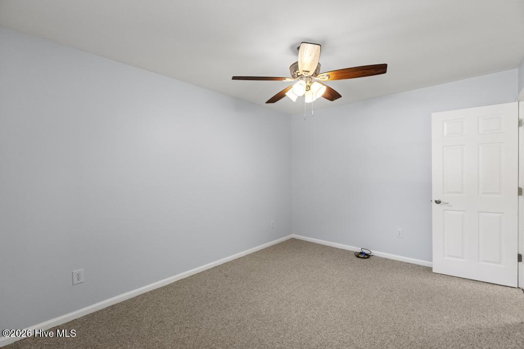 100570465 | Photo 41