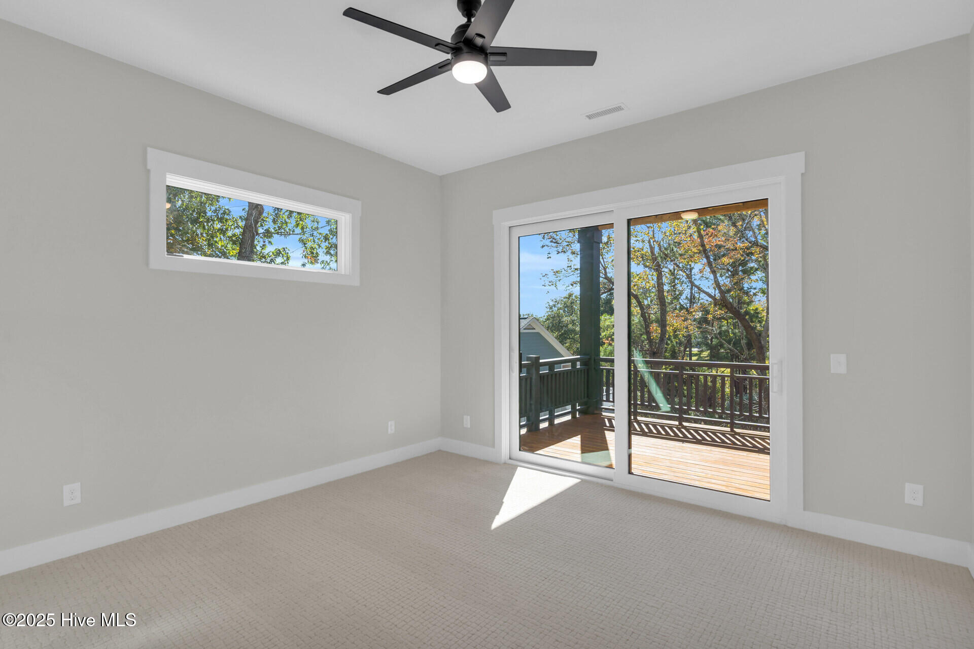 100539388 | Photo 51