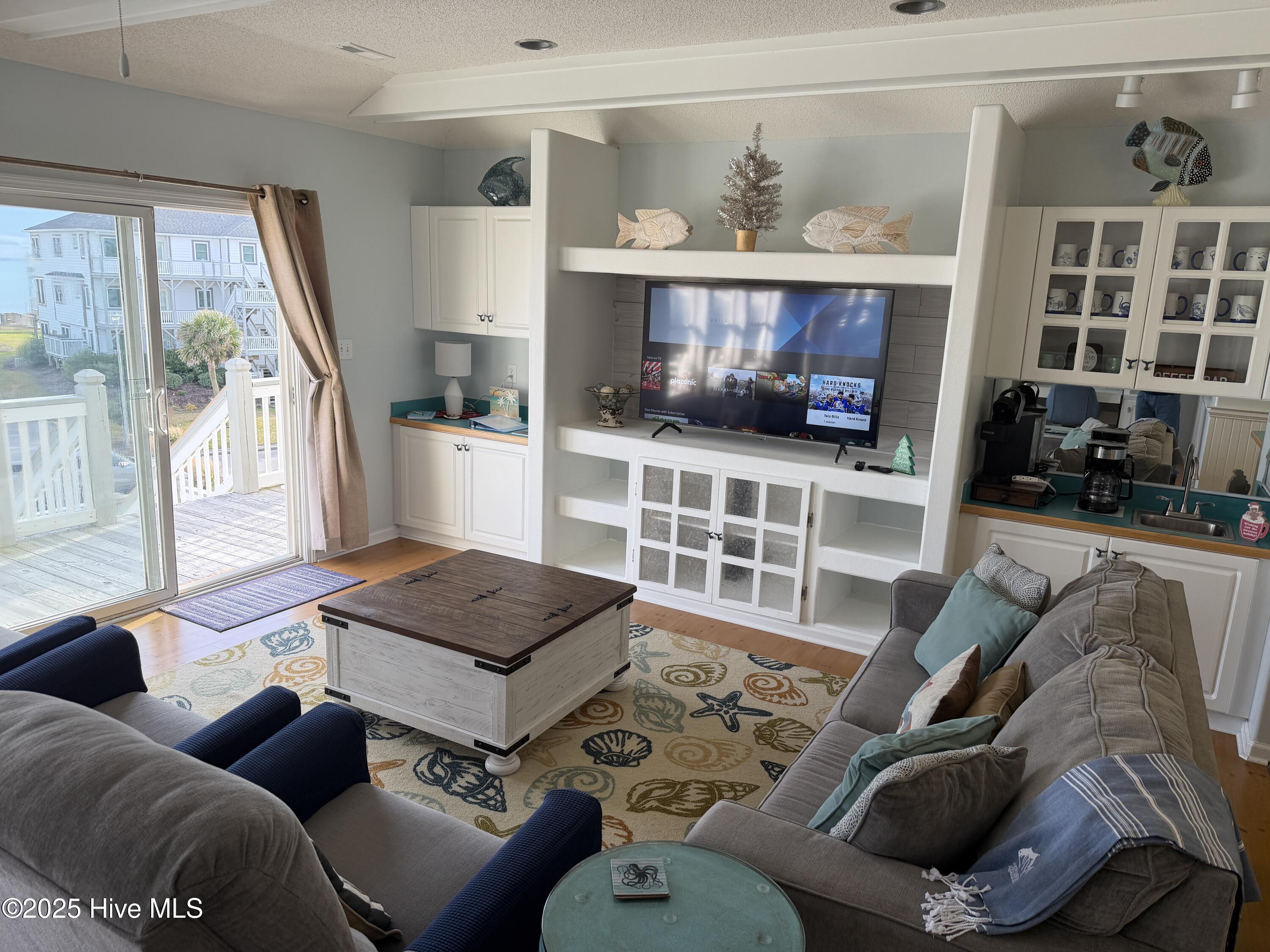 100544242 | Photo 13