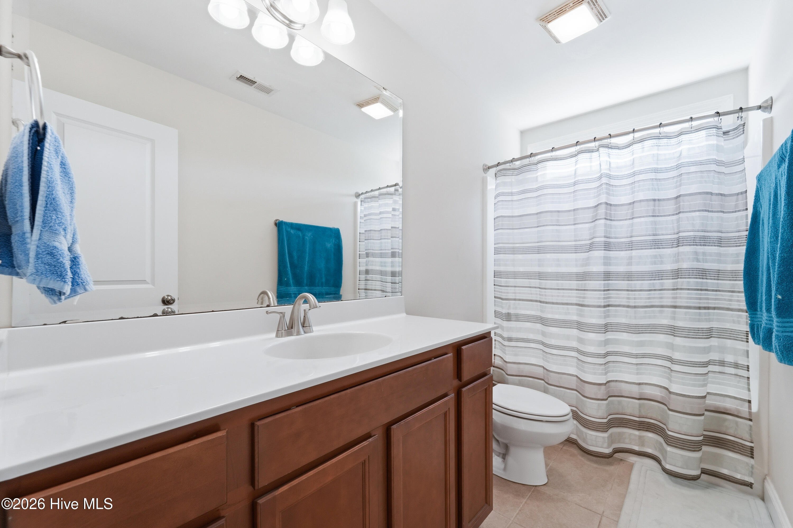 100562965 | Photo 55