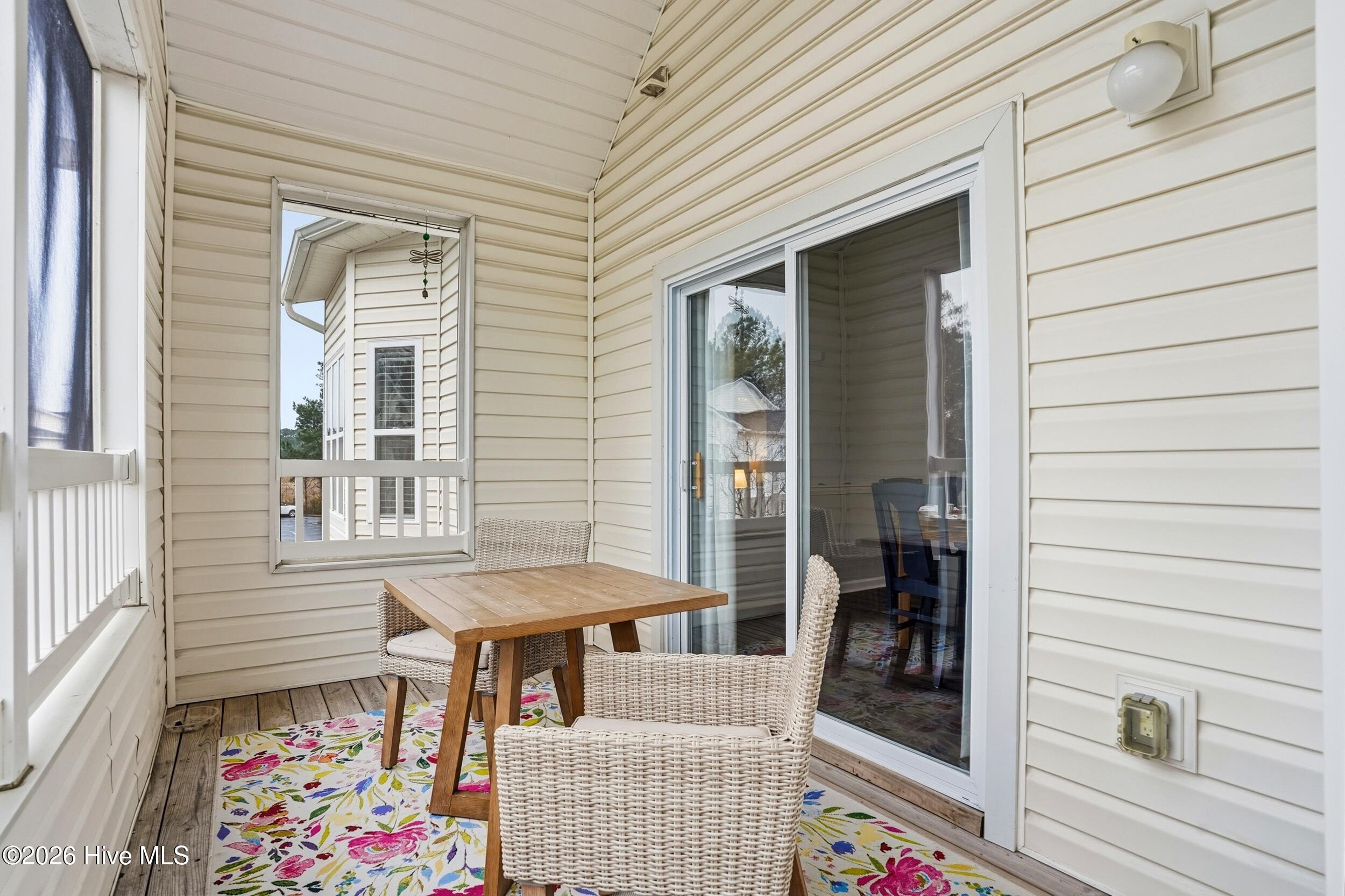 100554334 | Photo 22