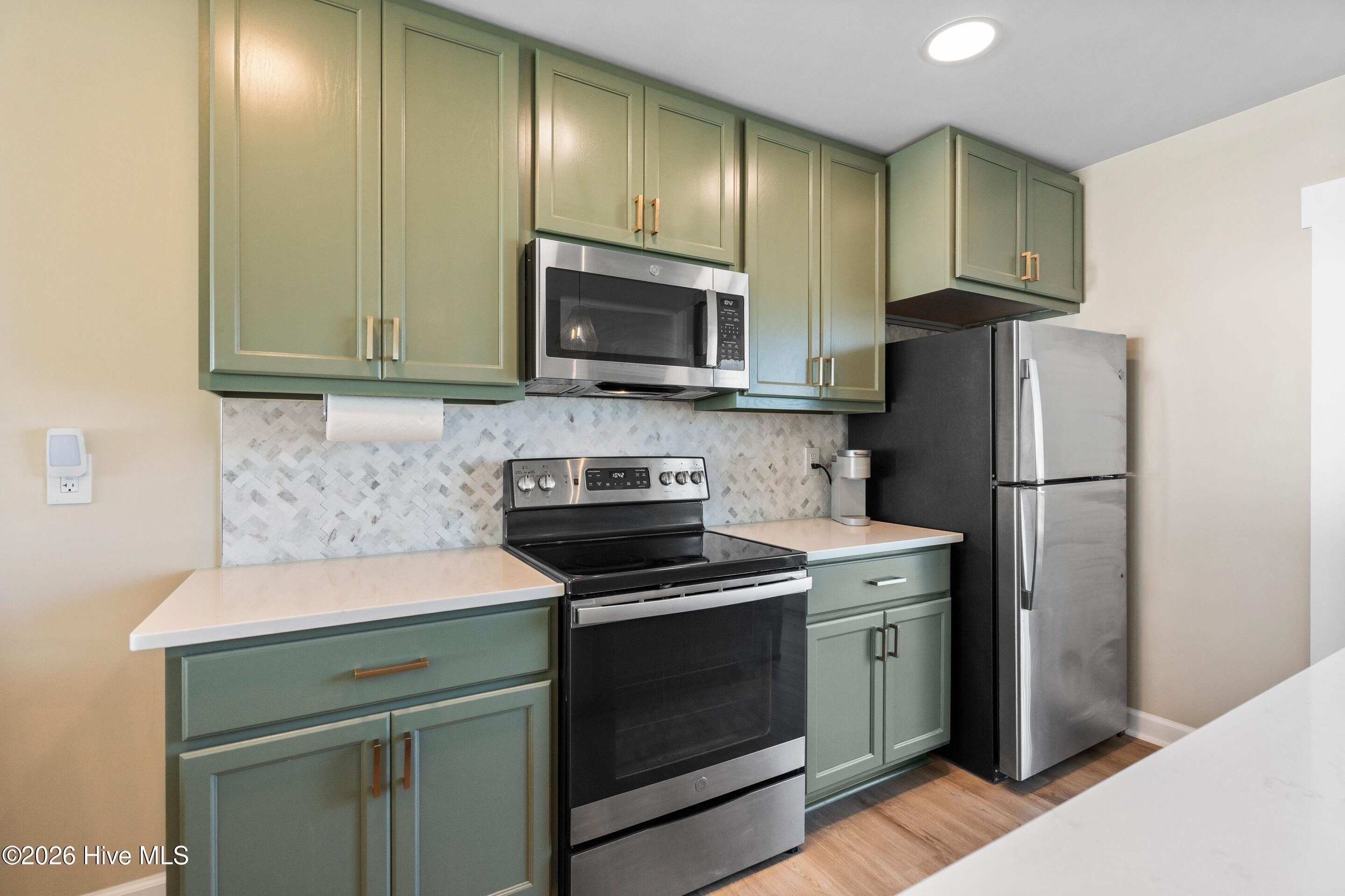 100547634 | Photo 12