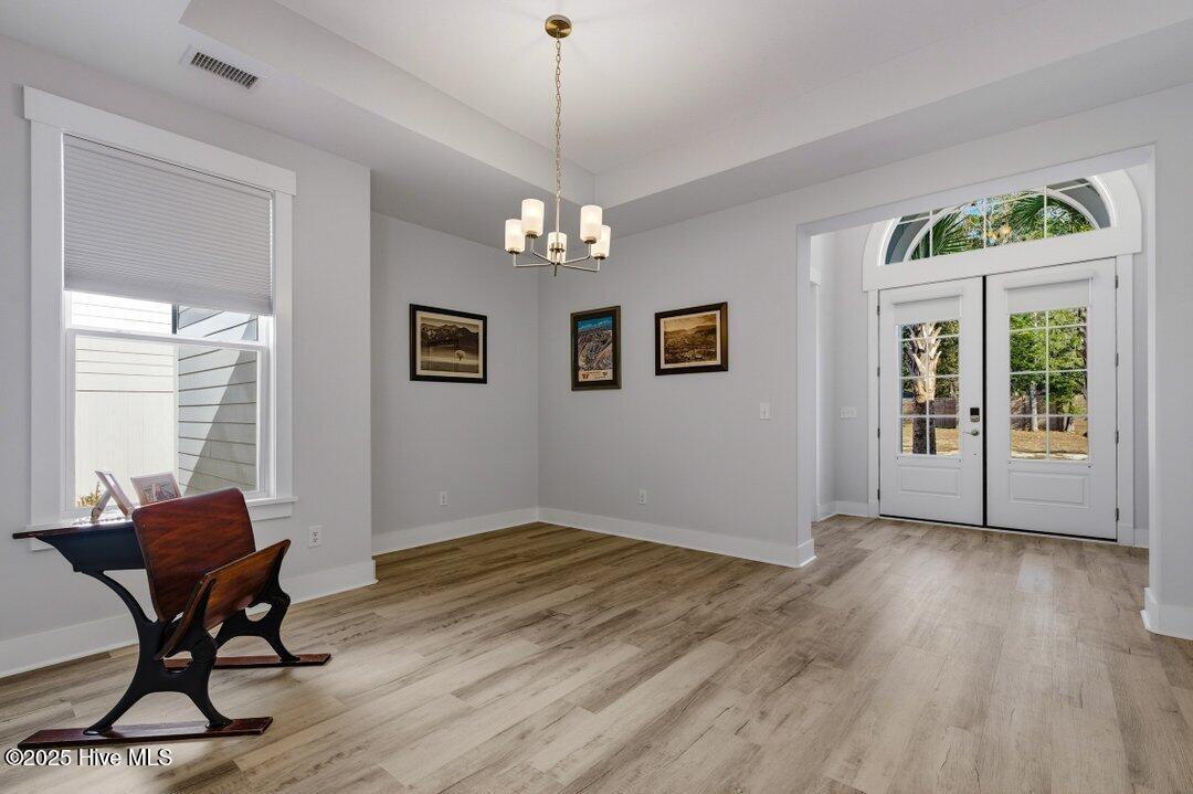 100543615 | Photo 11