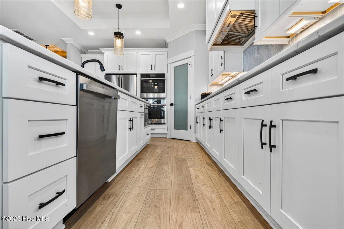 100527813 | Photo 14