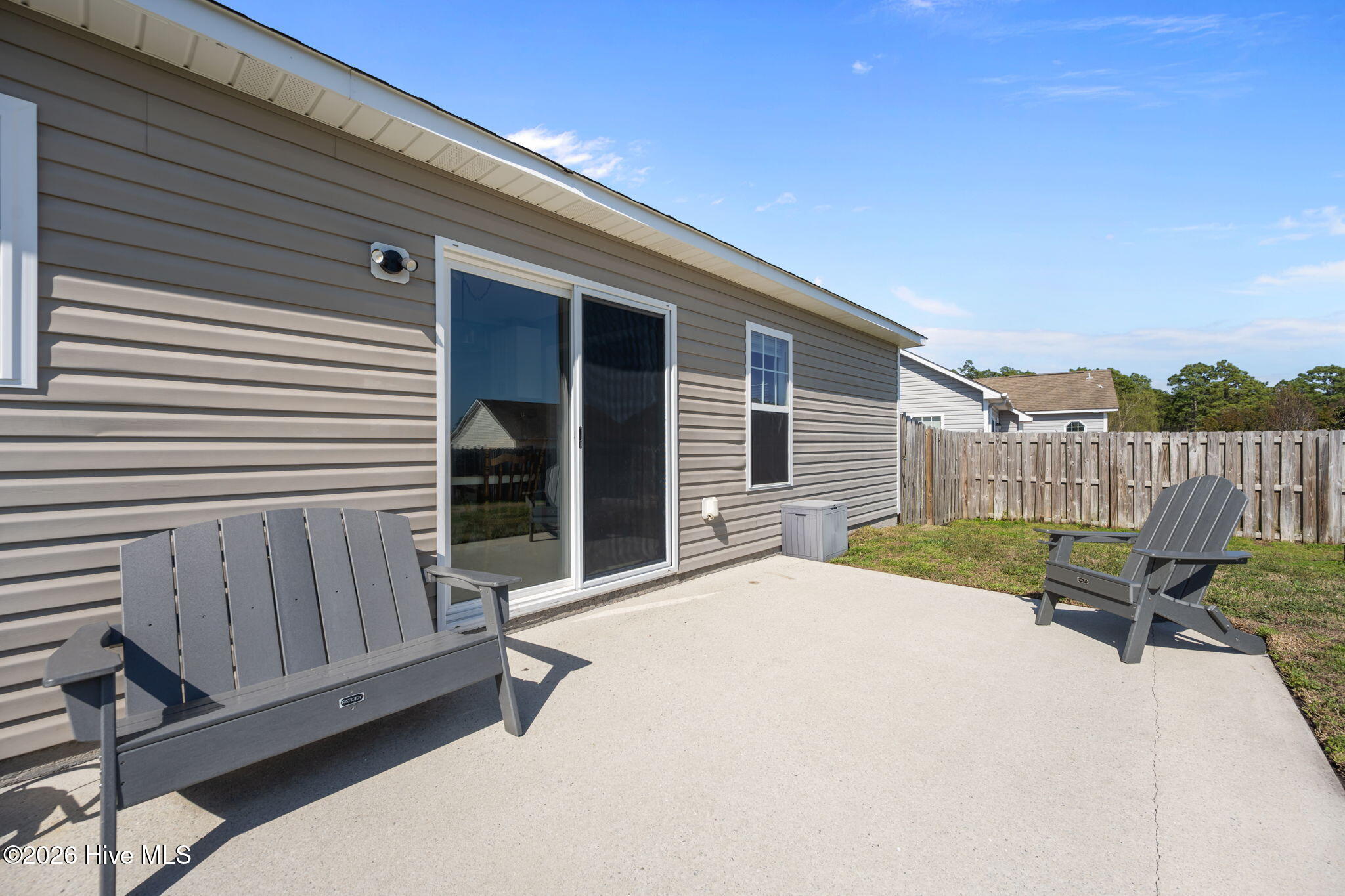 100558999 | Photo 42