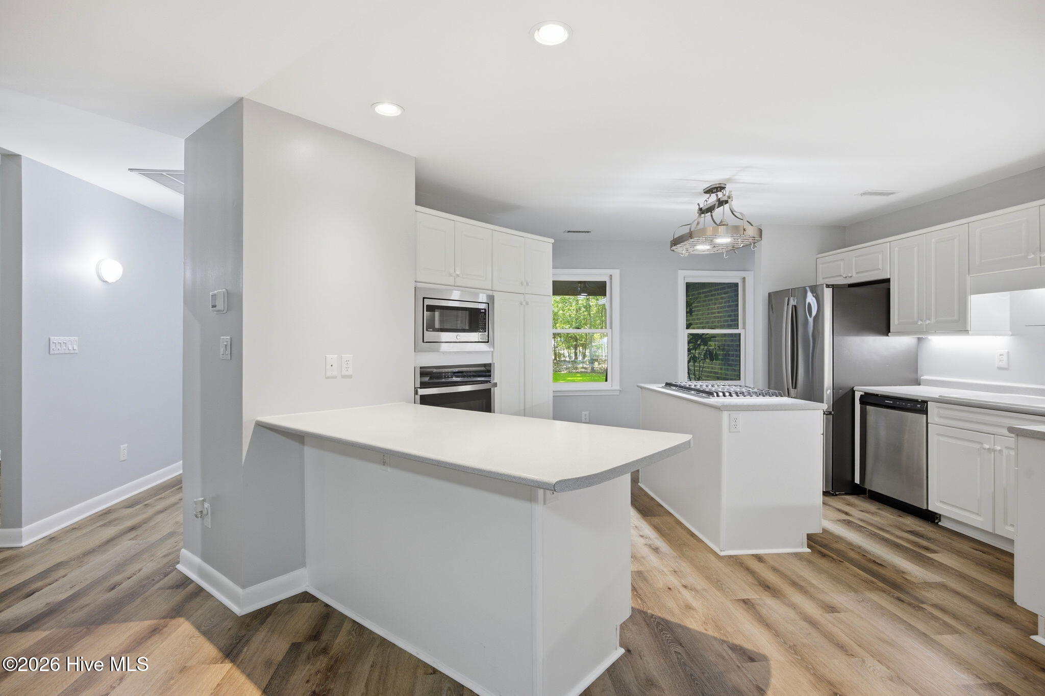 100569469 | Photo 13