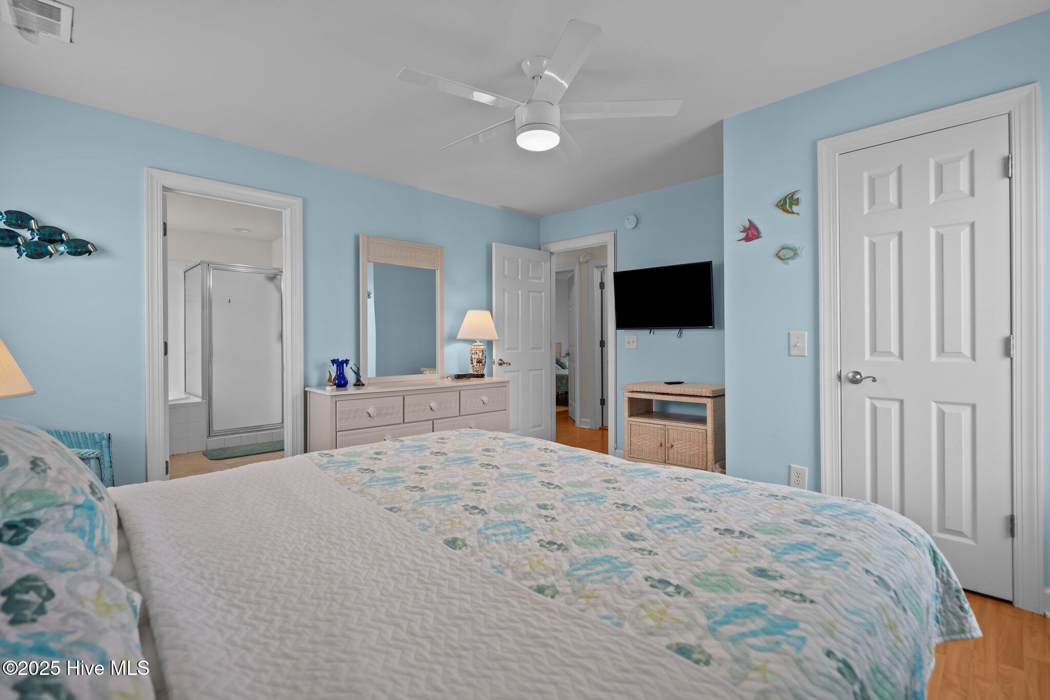 100517725 | Photo 23