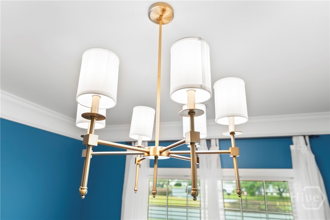 Dining room features