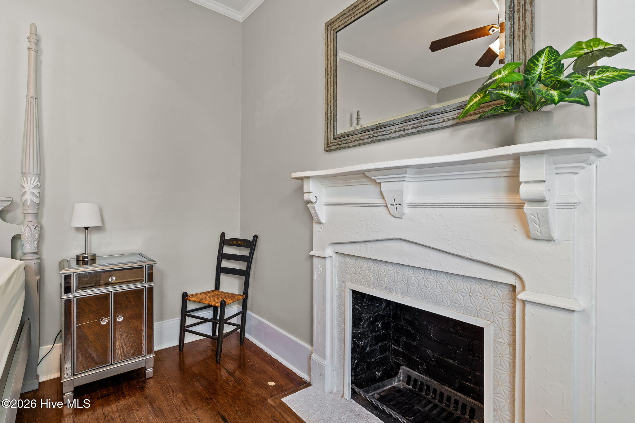 100561310 | Photo 23