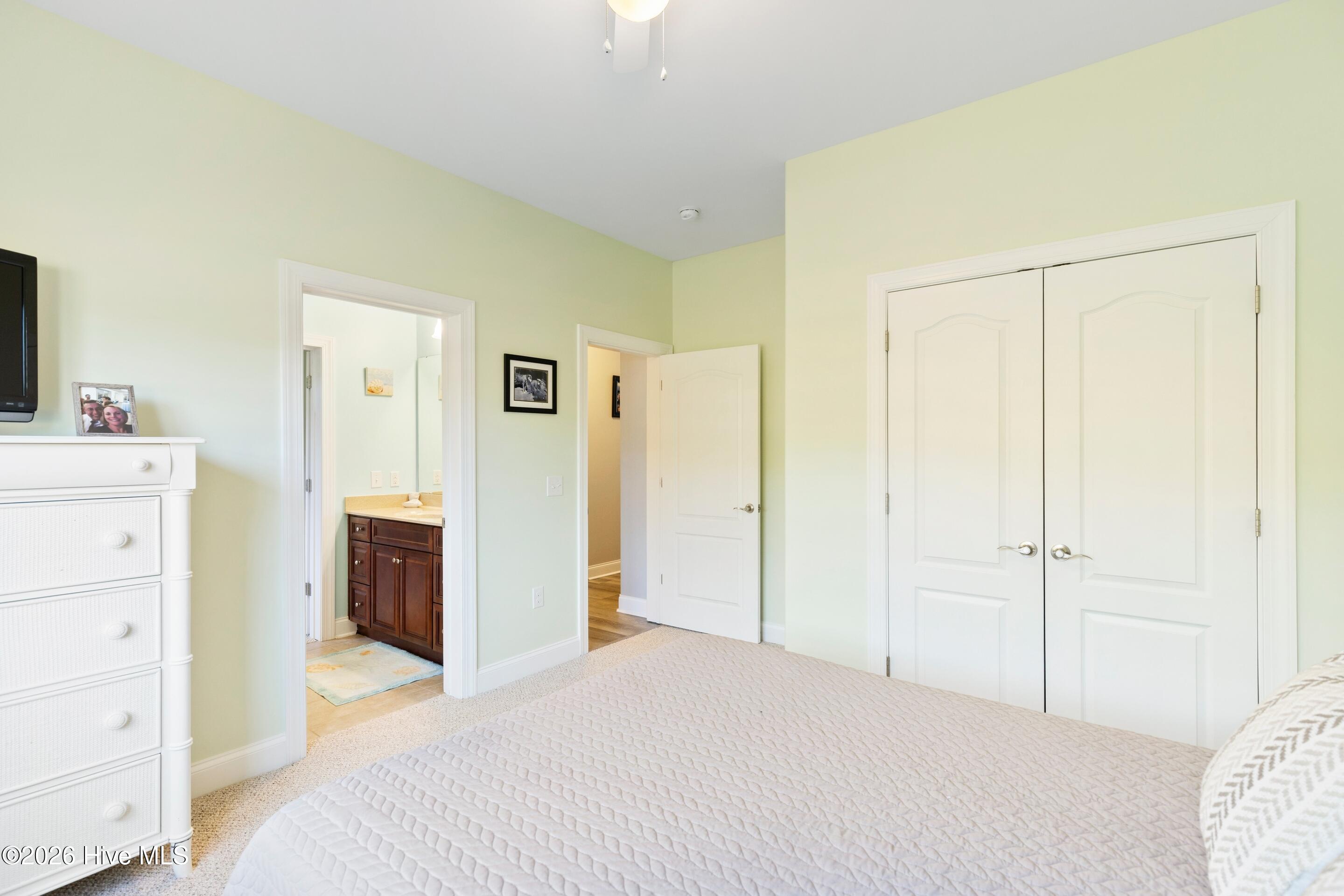 100547842 | Photo 31