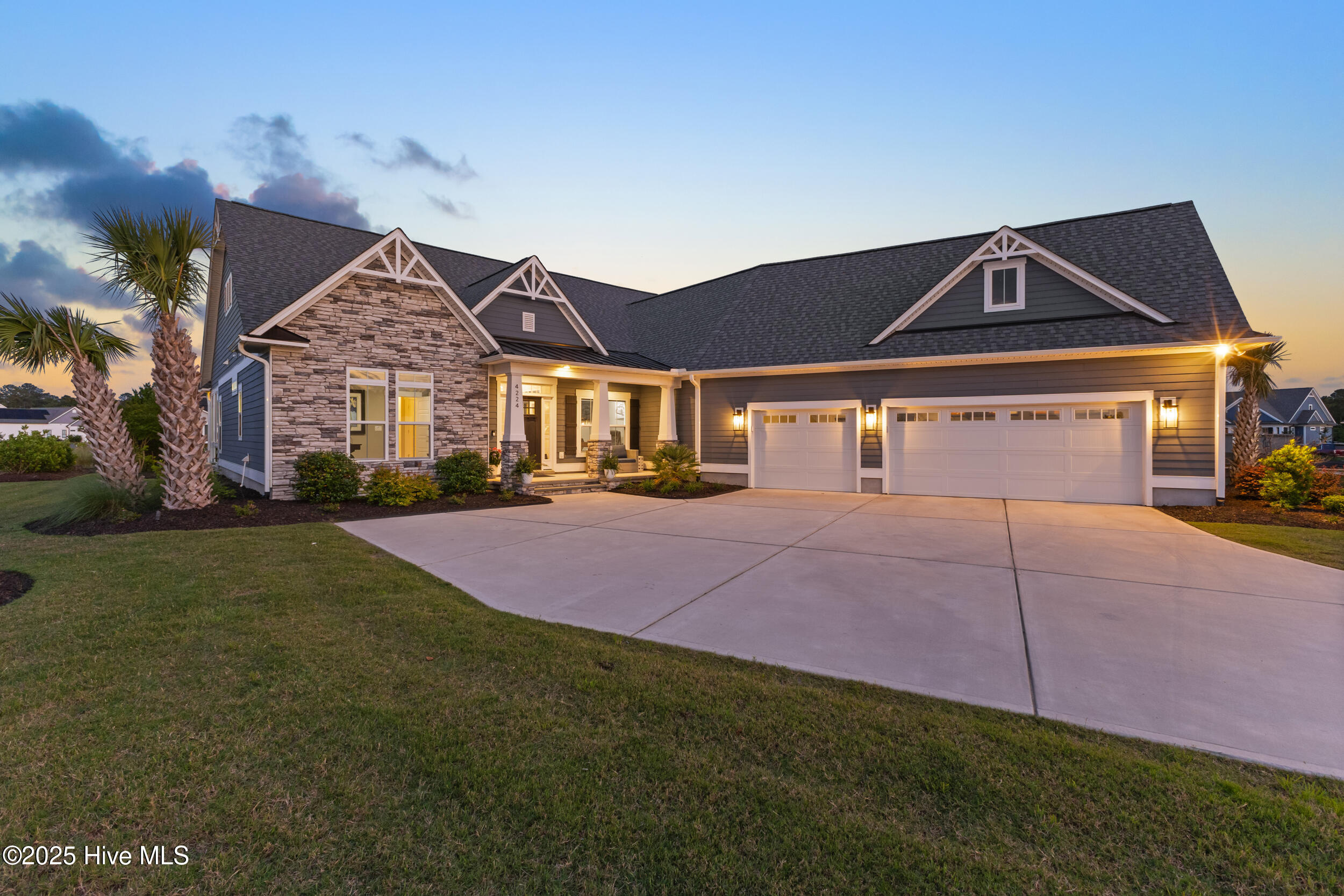 100550581 | Photo 76