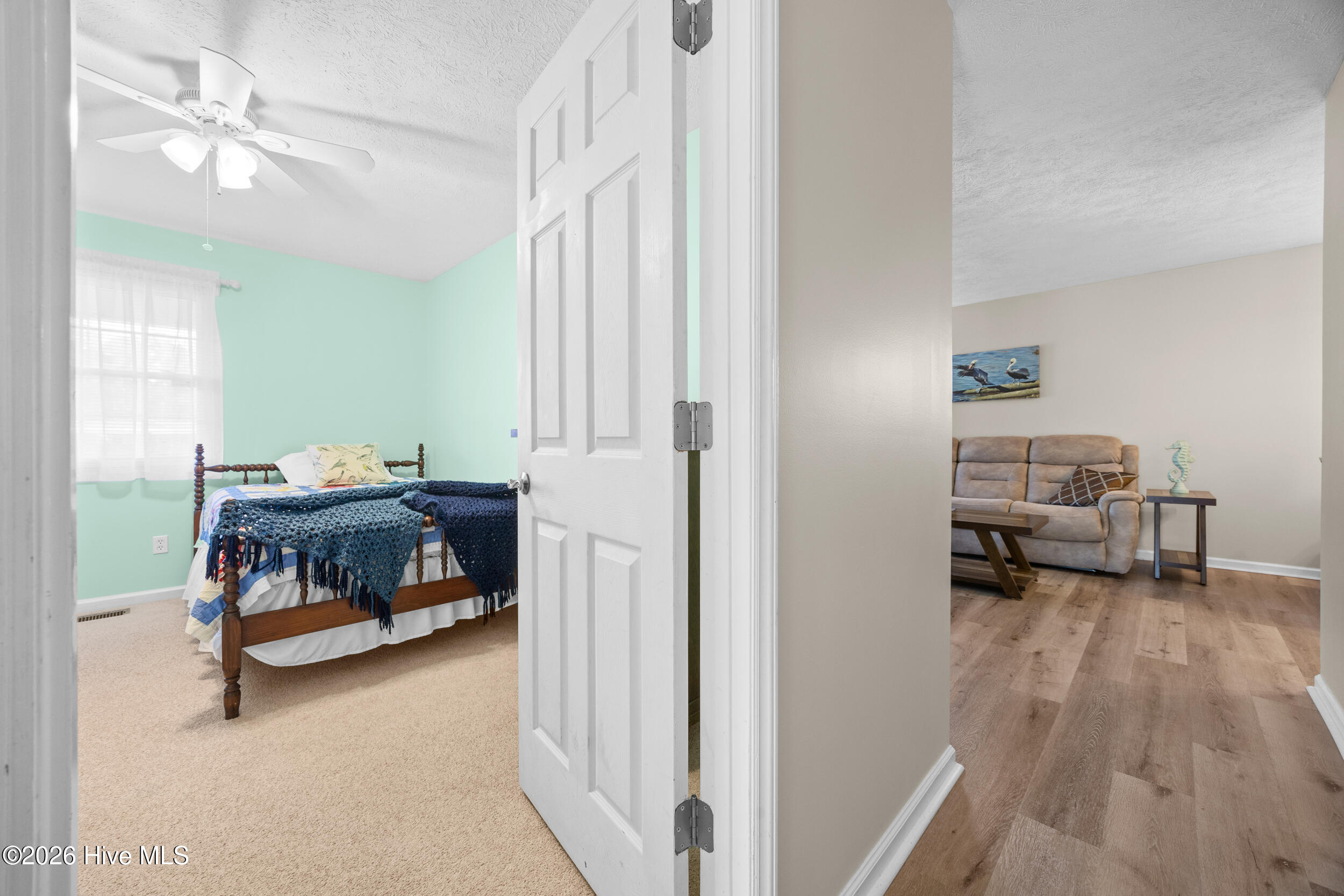 100560402 | Photo 25