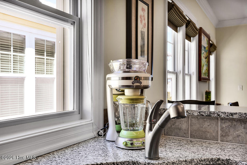 100564963 | Photo 43