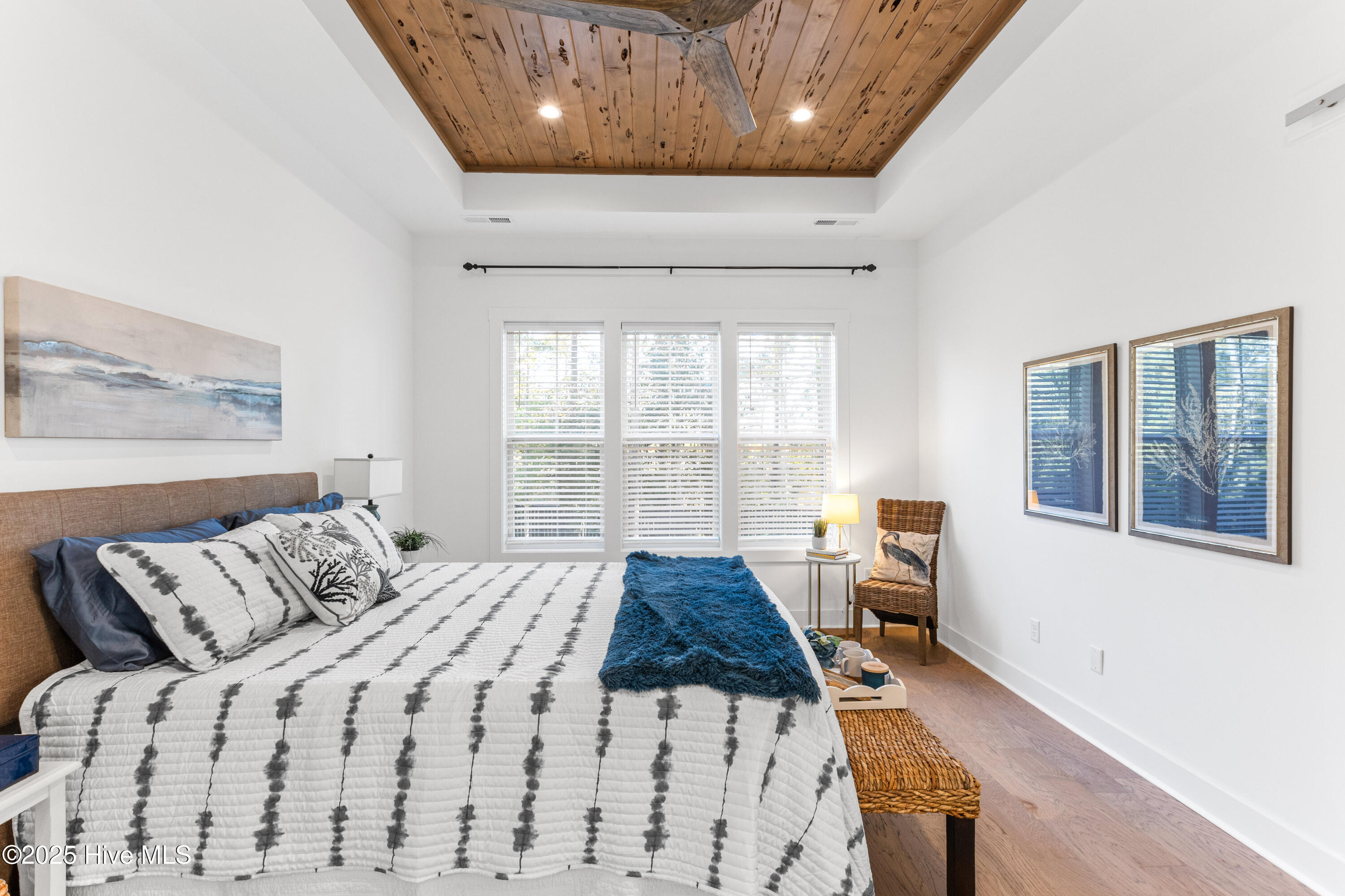 100537930 | Photo 27