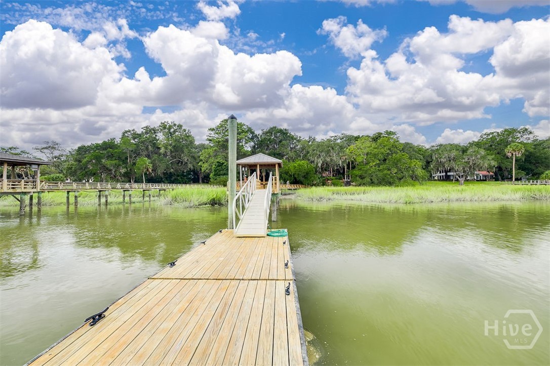 Dock