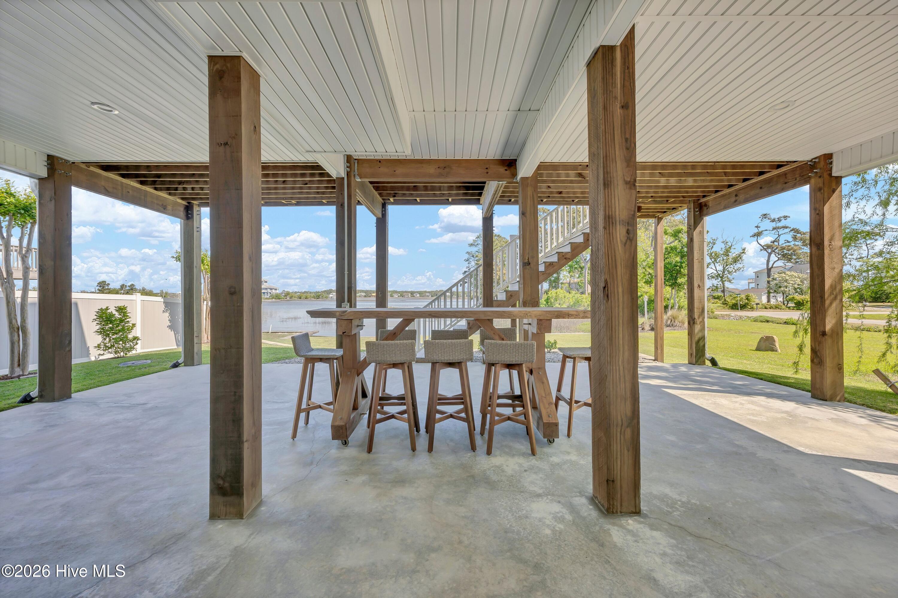 100569369 | Photo 54