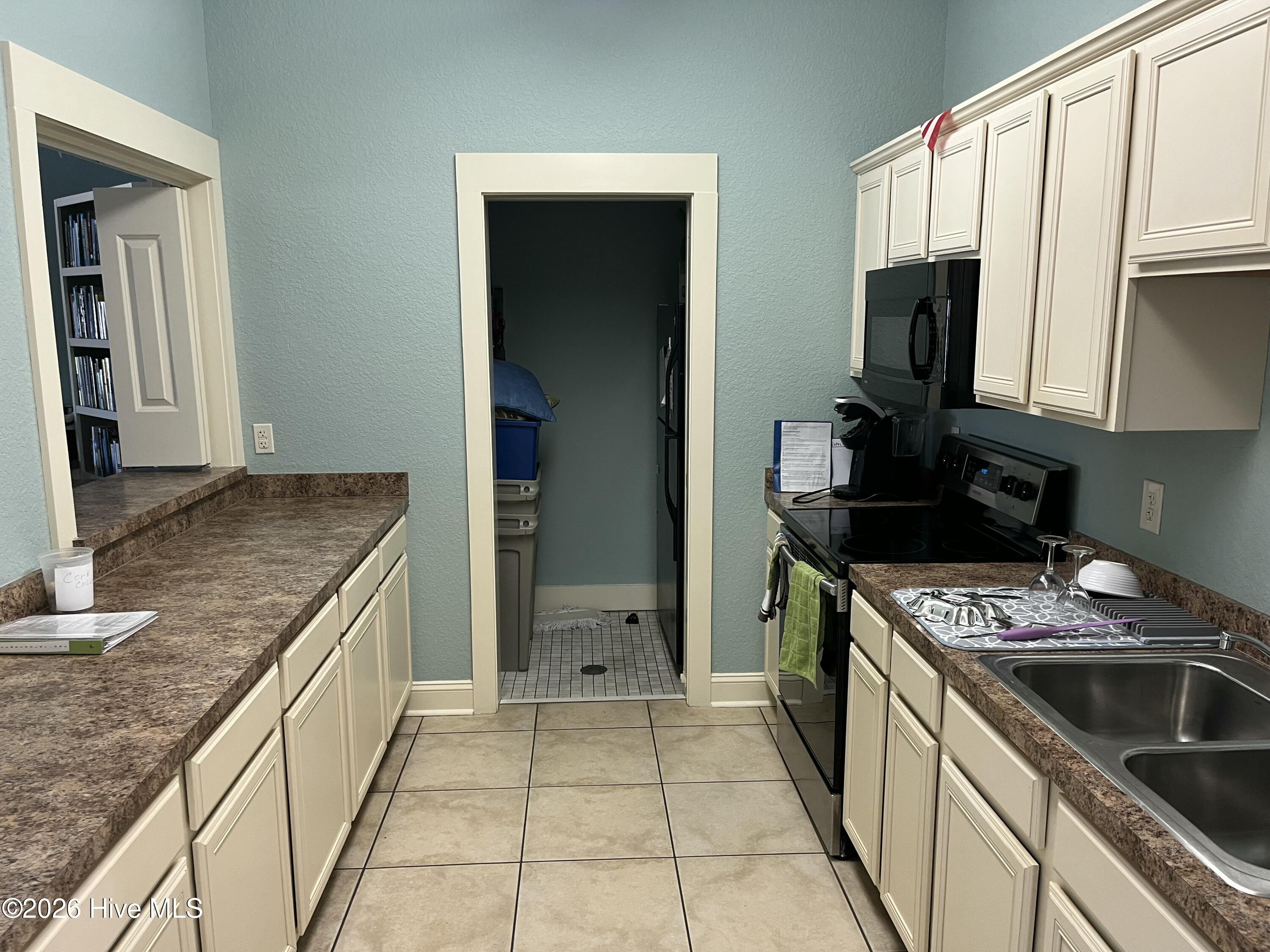 100547221 | Photo 51