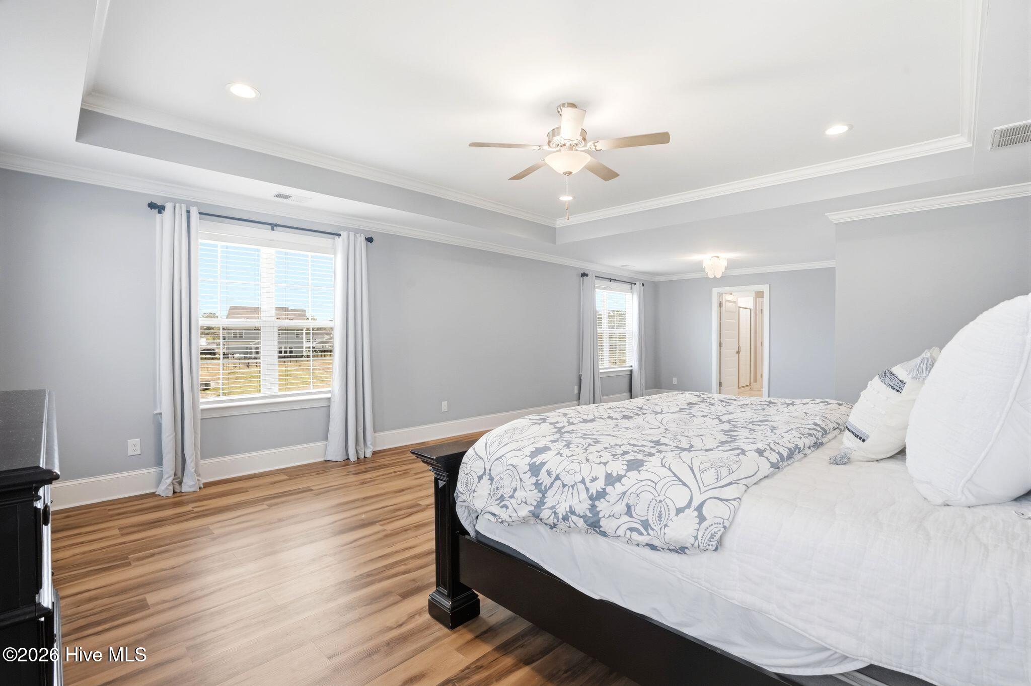 100563287 | Photo 52