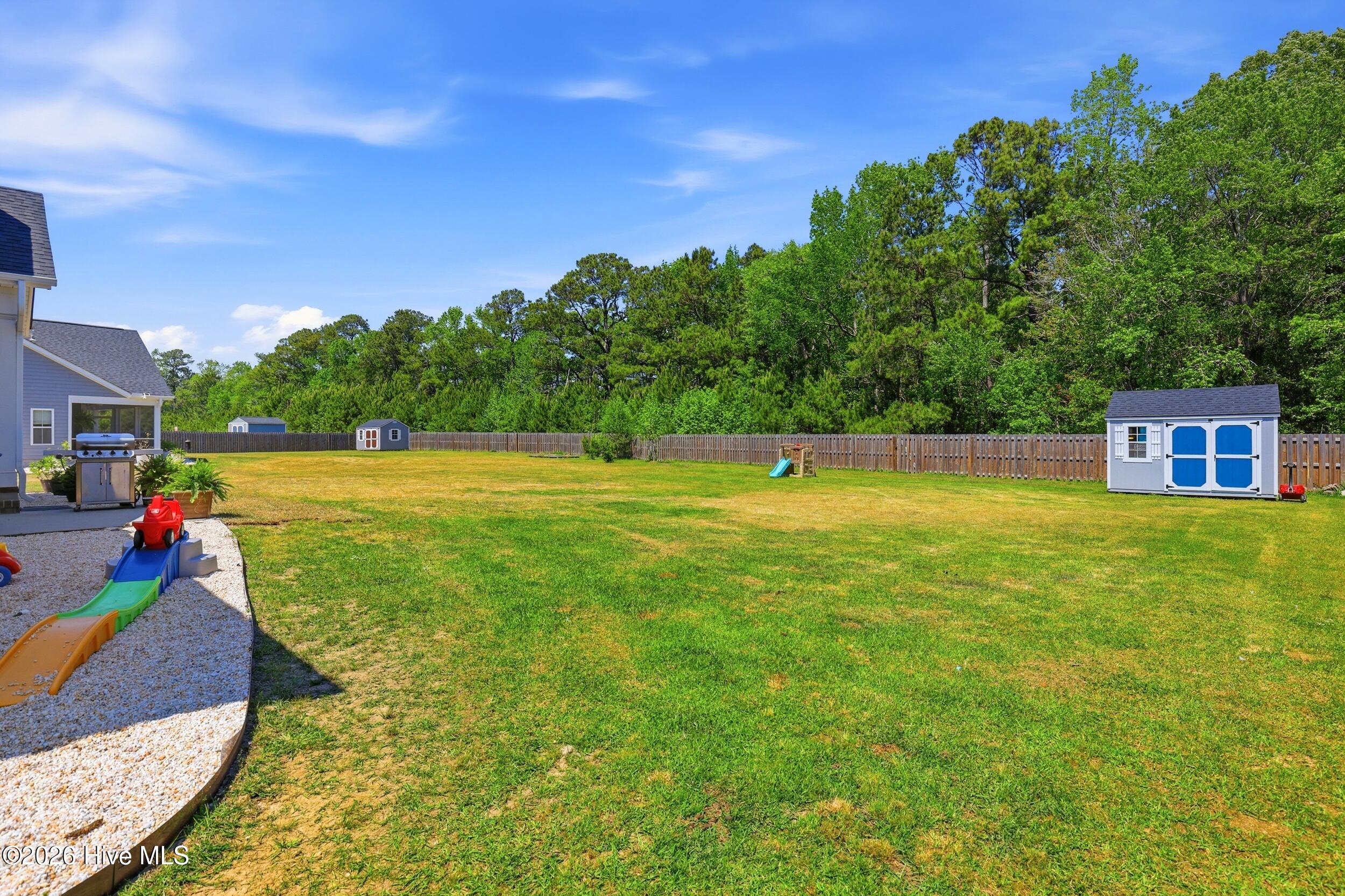 100569214 | Photo 39