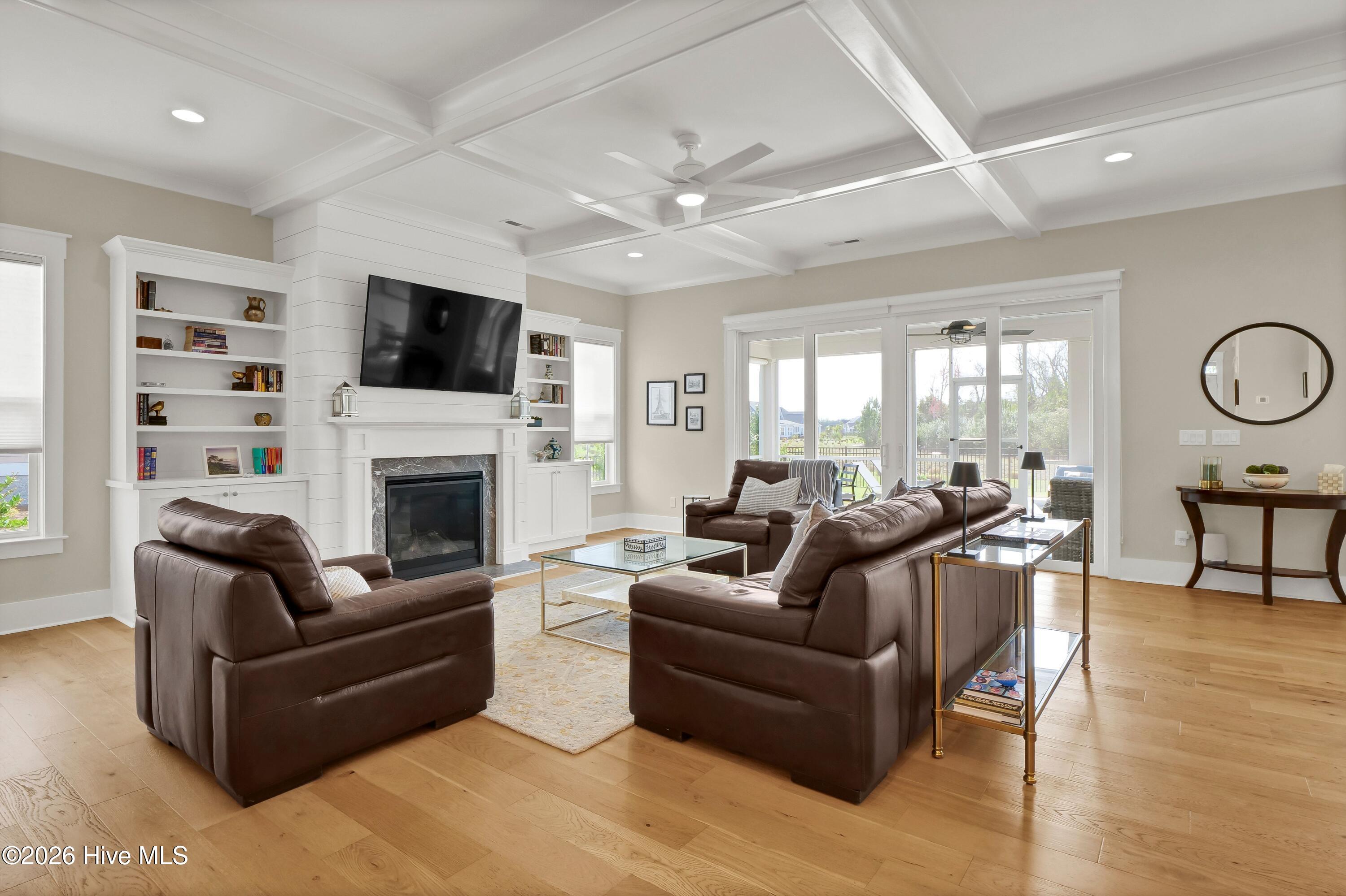 100566298 | Photo 13