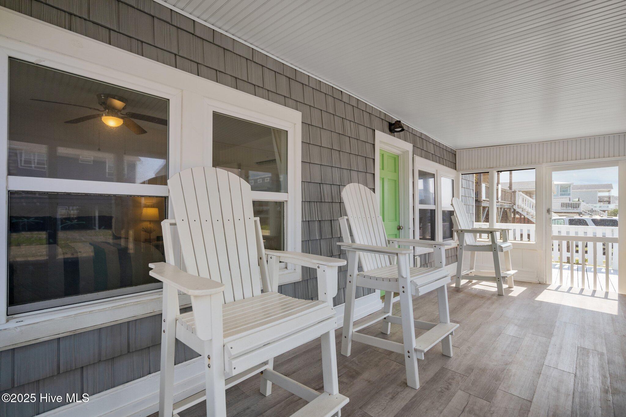 100537194 | Photo 86