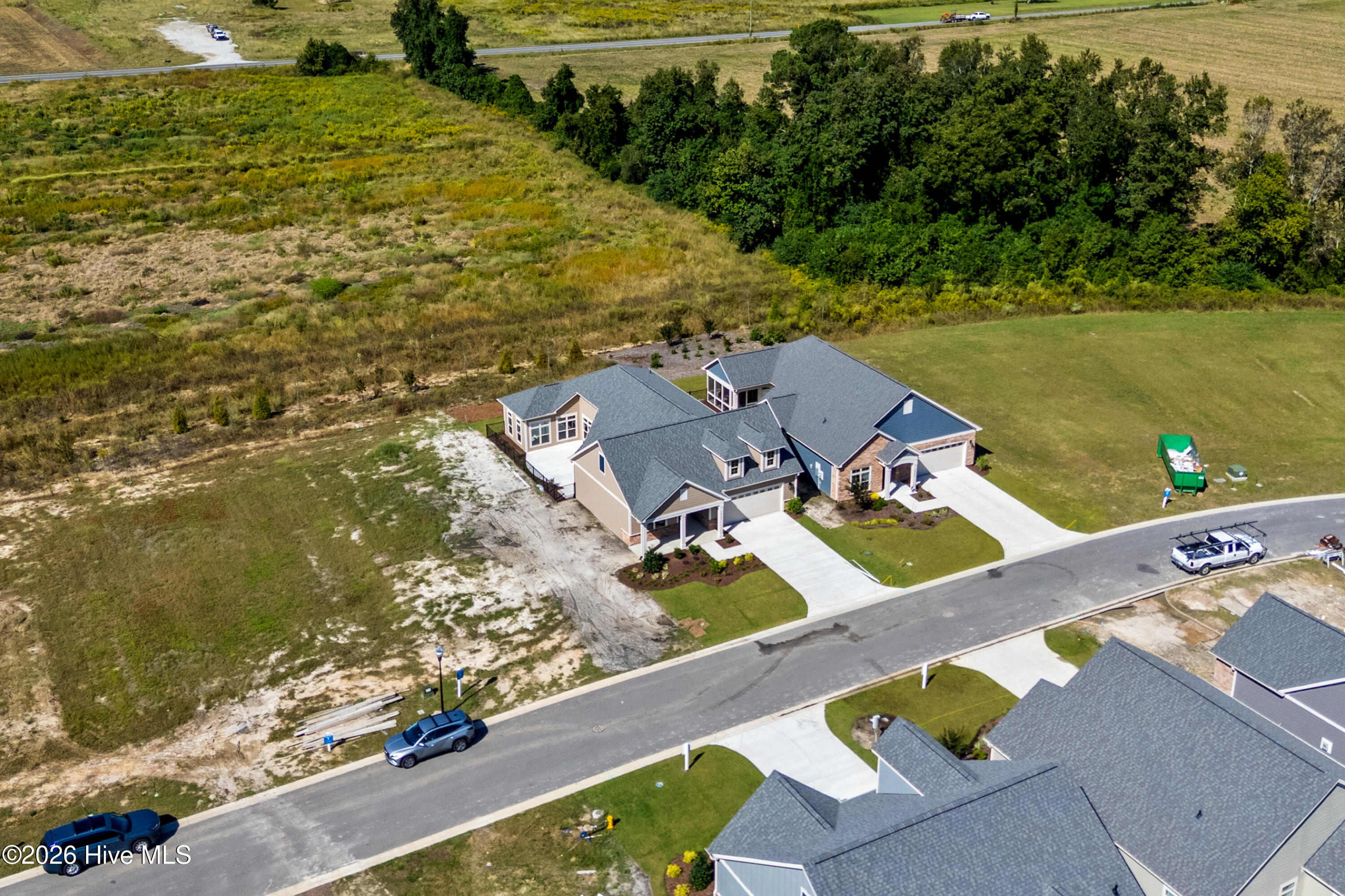 100563444 | Photo 46