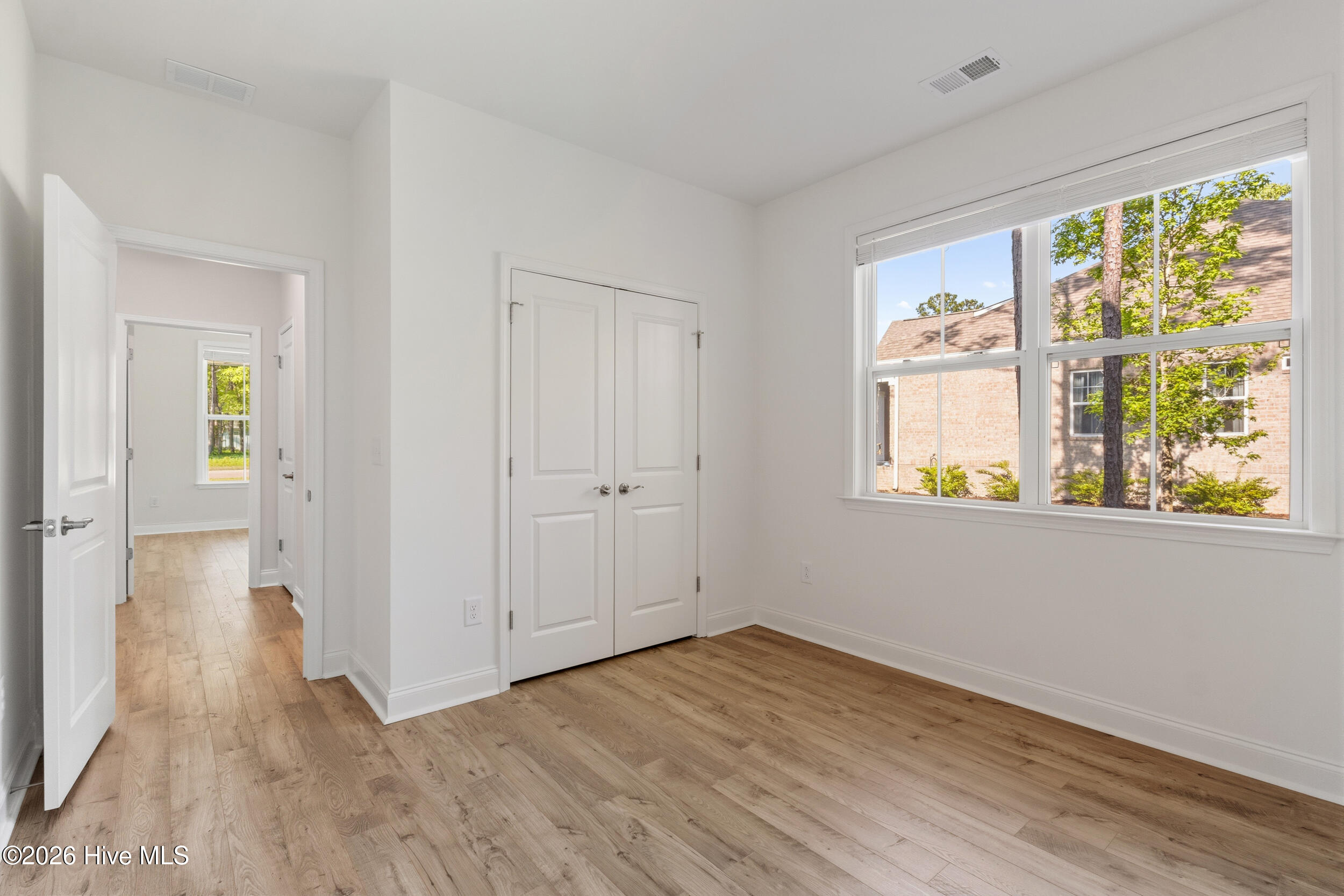 100567721 | Photo 36