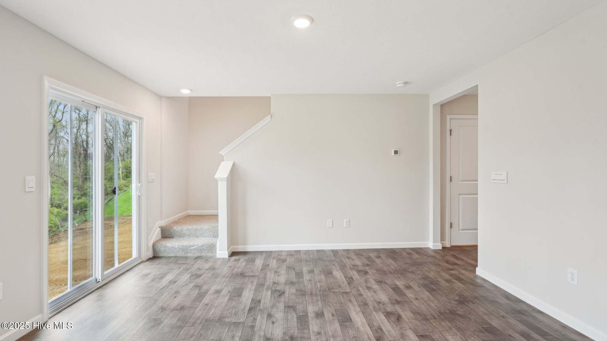 100539237 | Photo 11