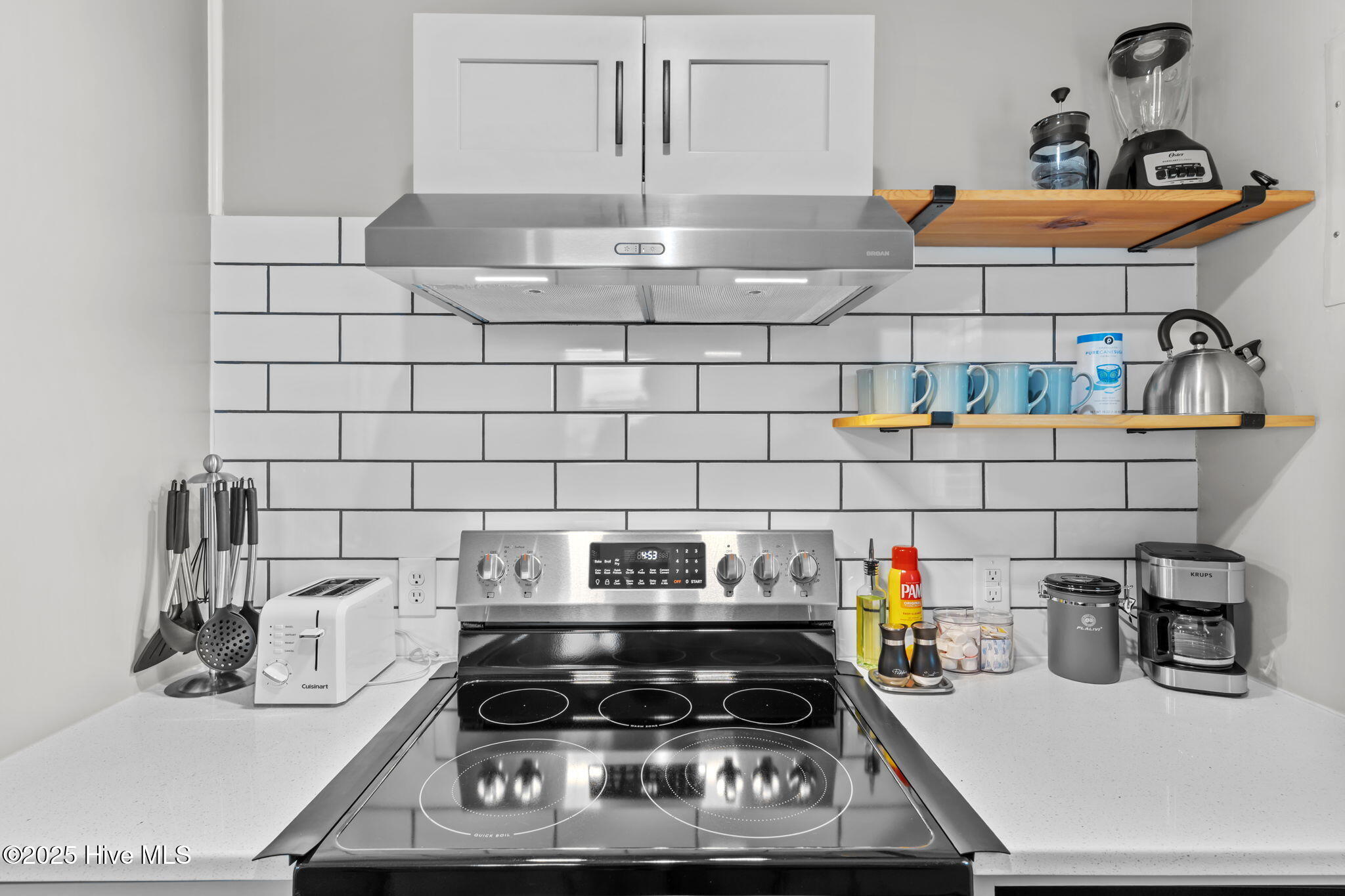 100526073 | Photo 12