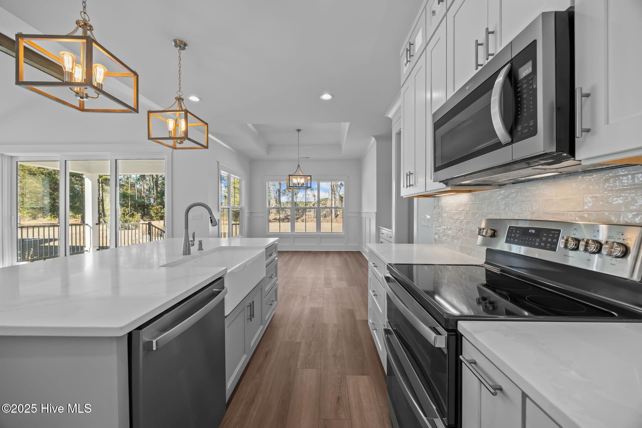 100532112 | Photo 13