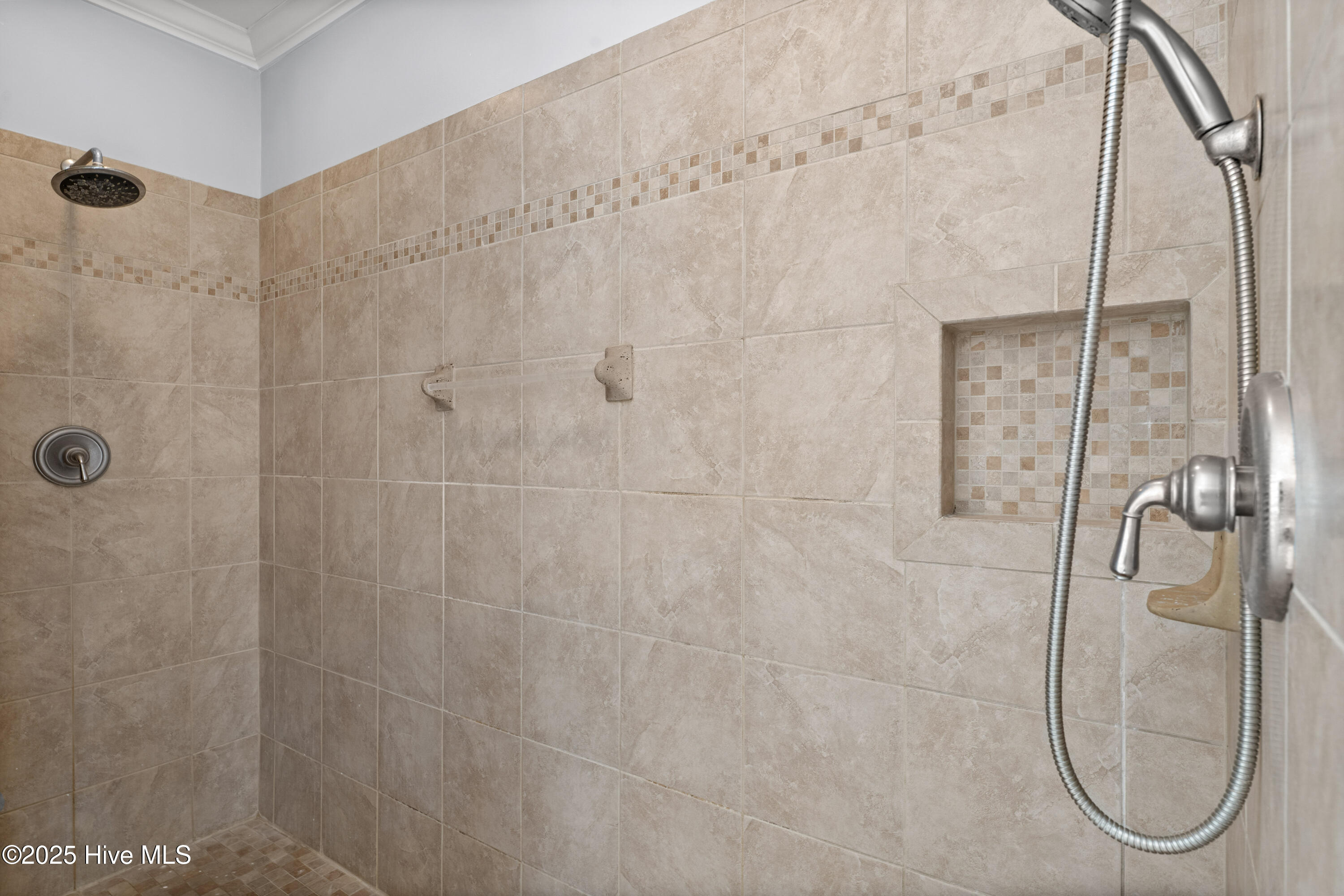 100538387 | Photo 27