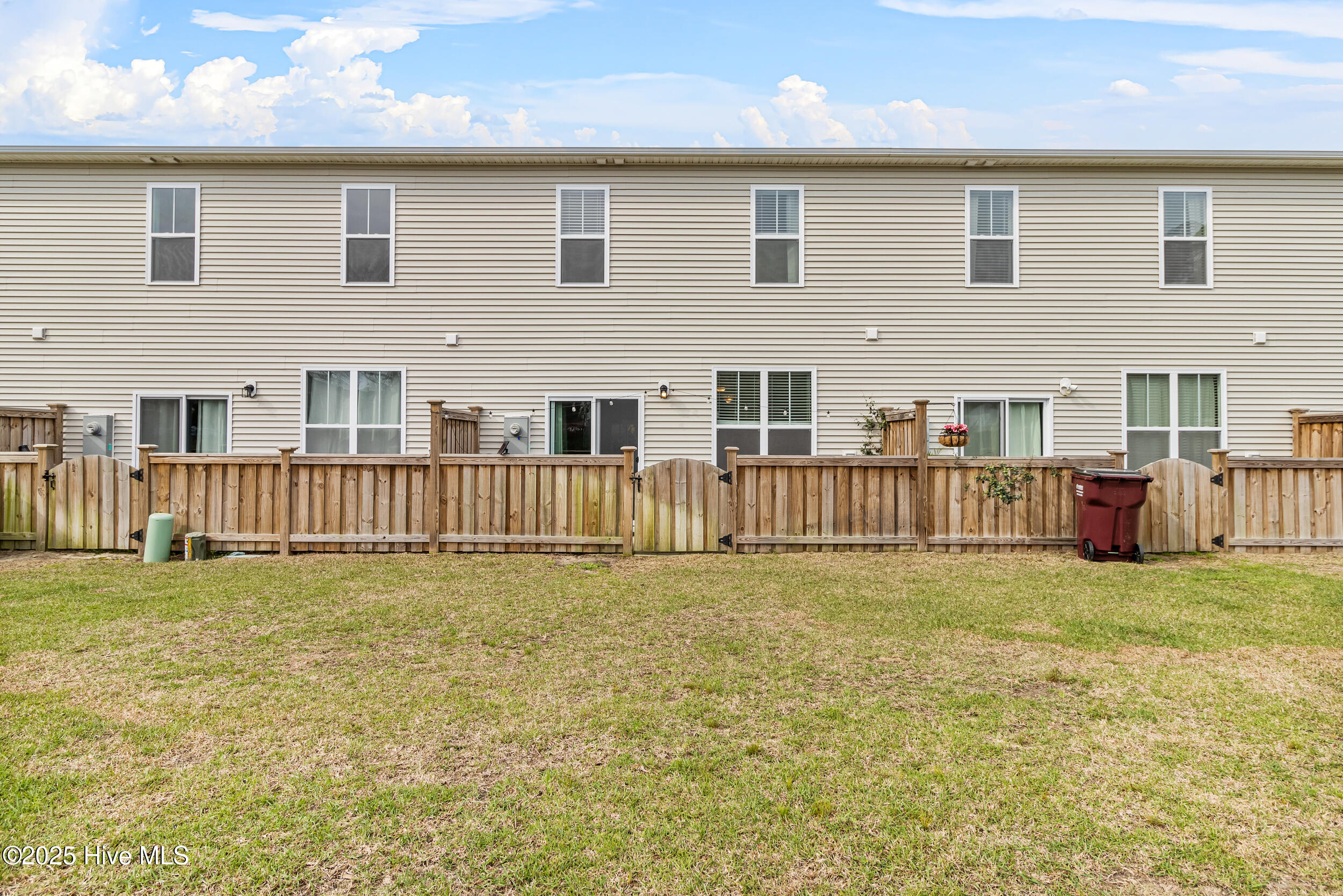 100523378 | Photo 28