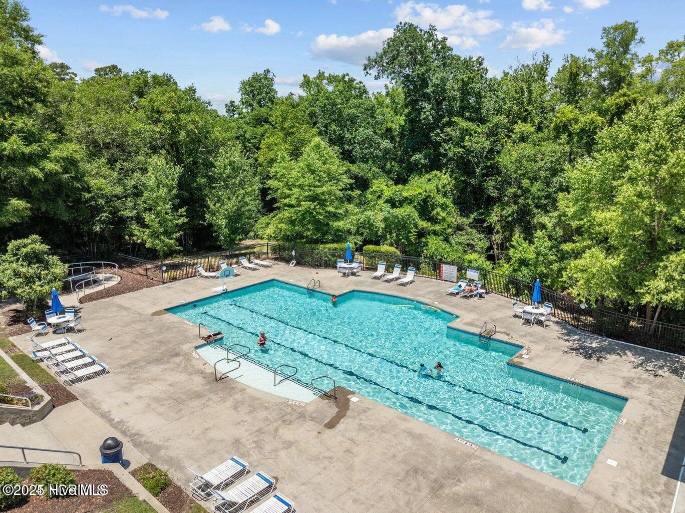 100540063 | Photo 56