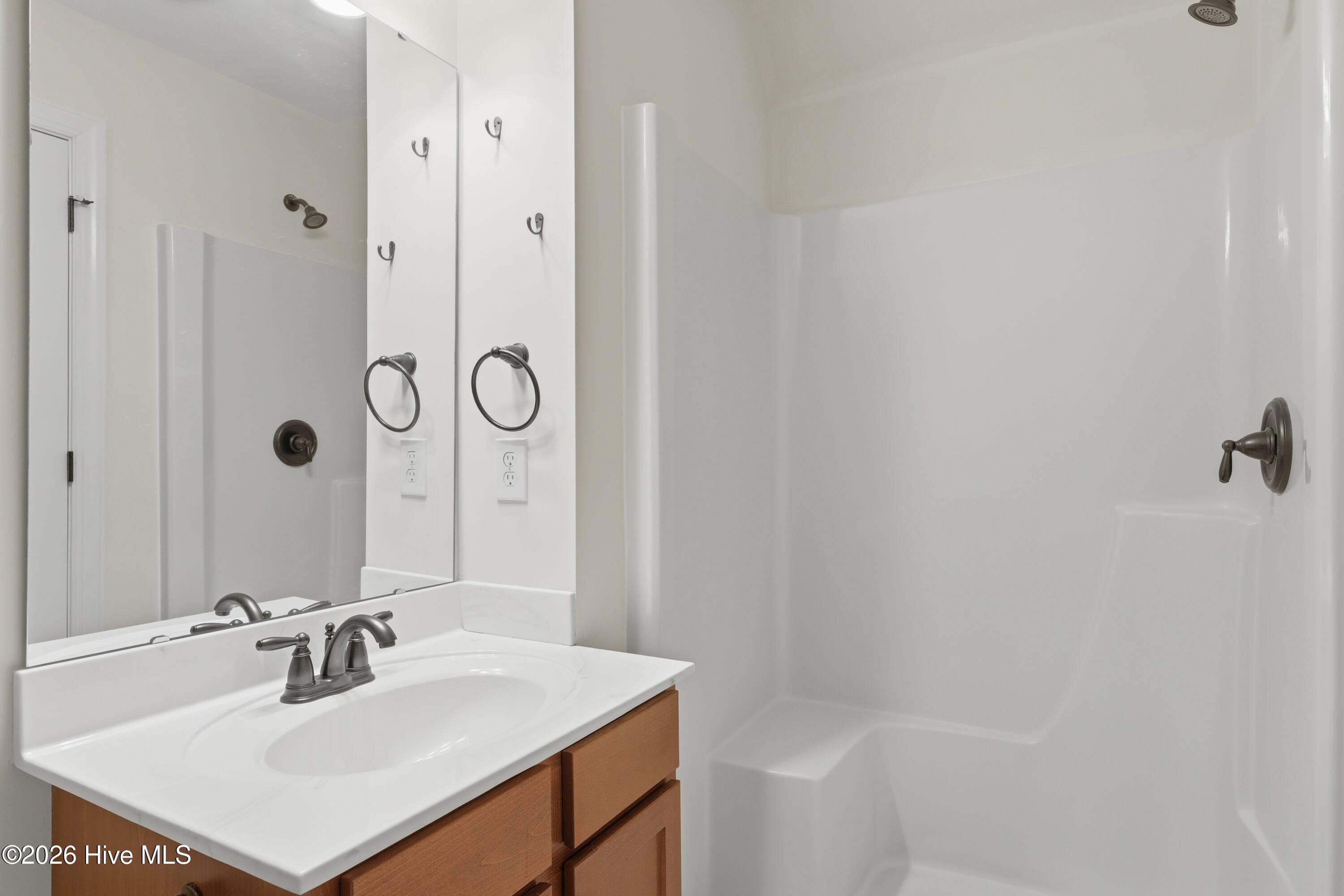 100565162 | Photo 48