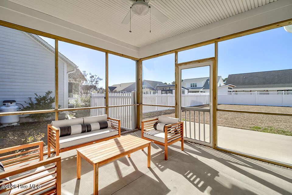 100559873 | Photo 31