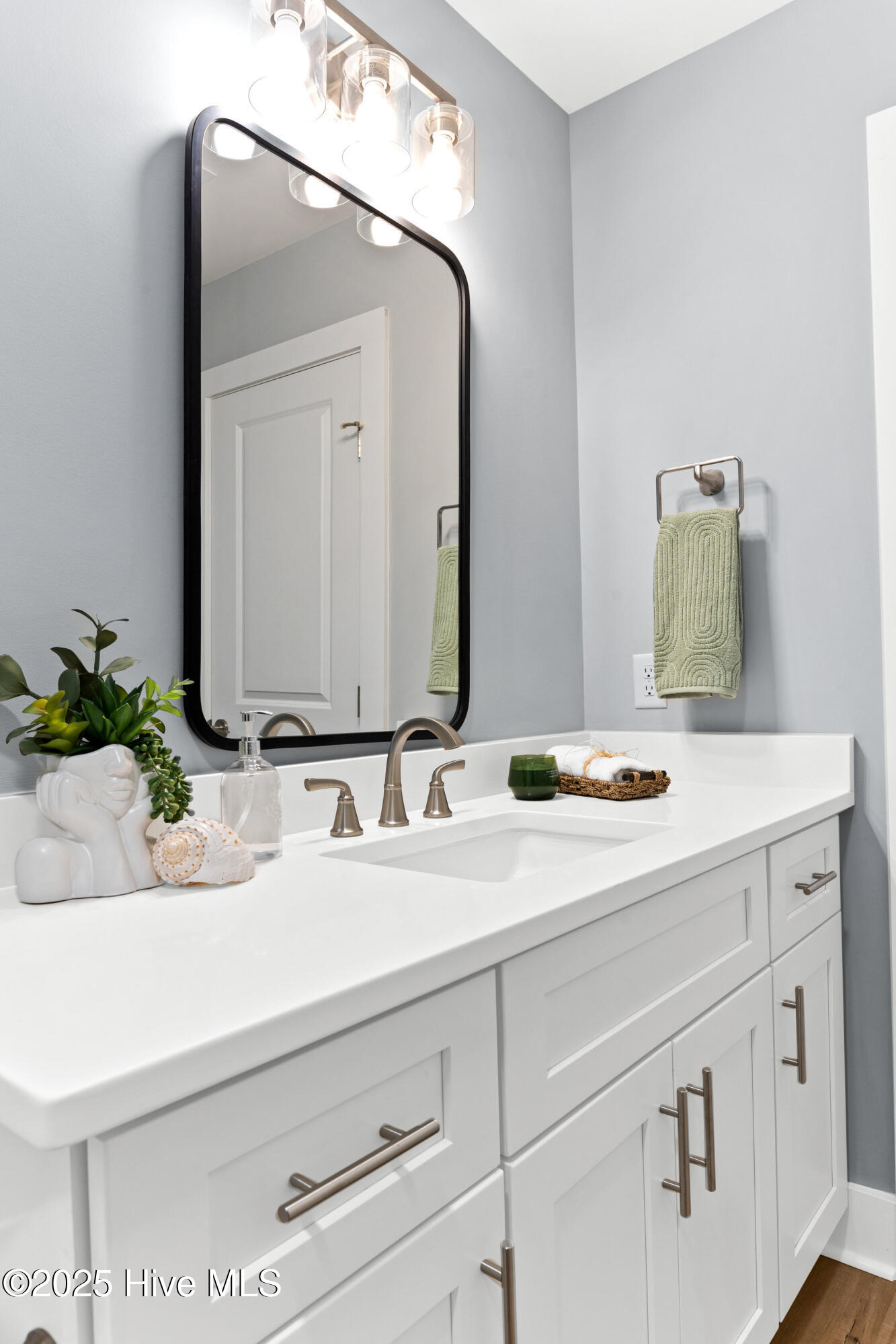 100534287 | Photo 19