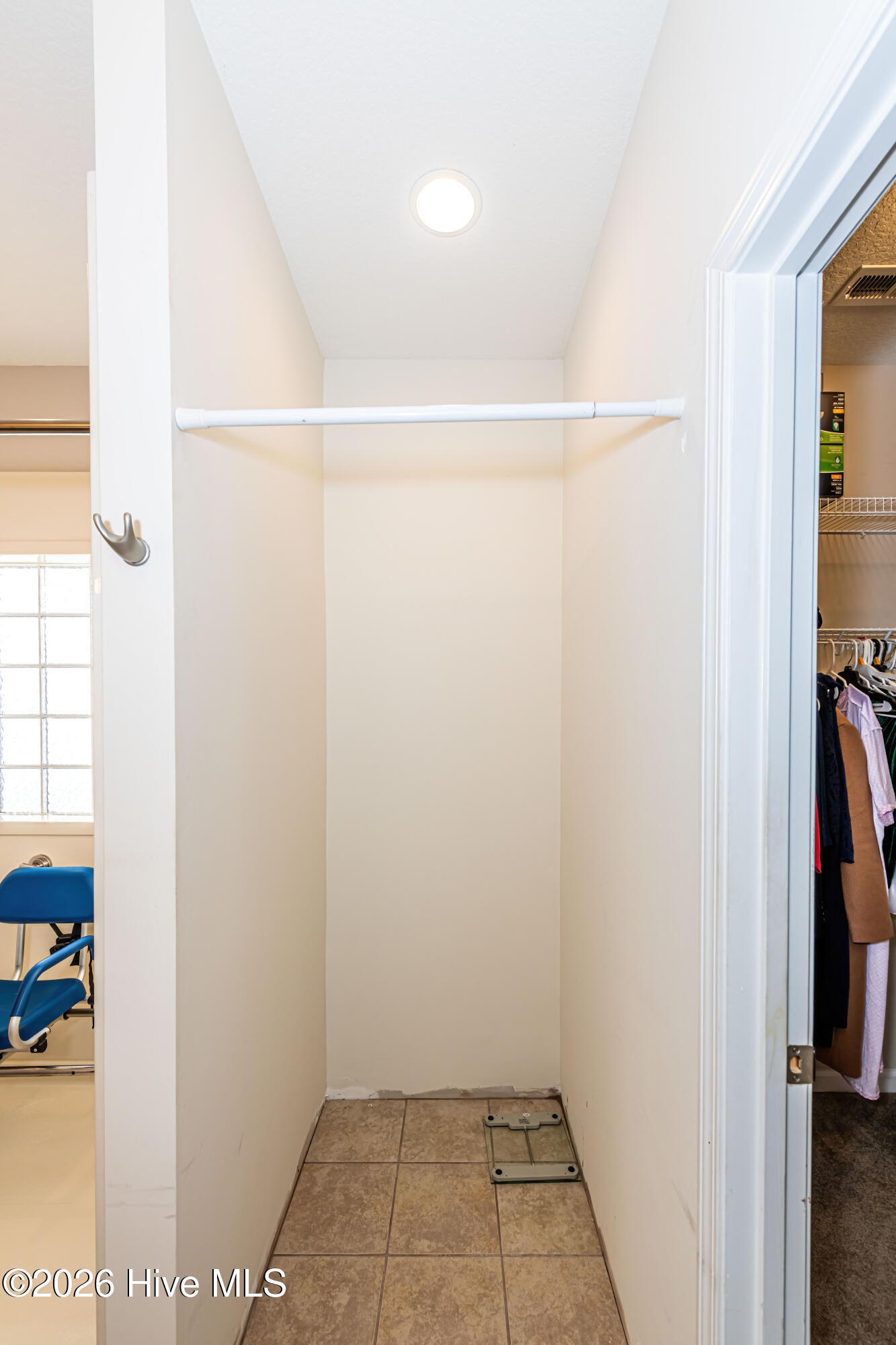 100549847 | Photo 47