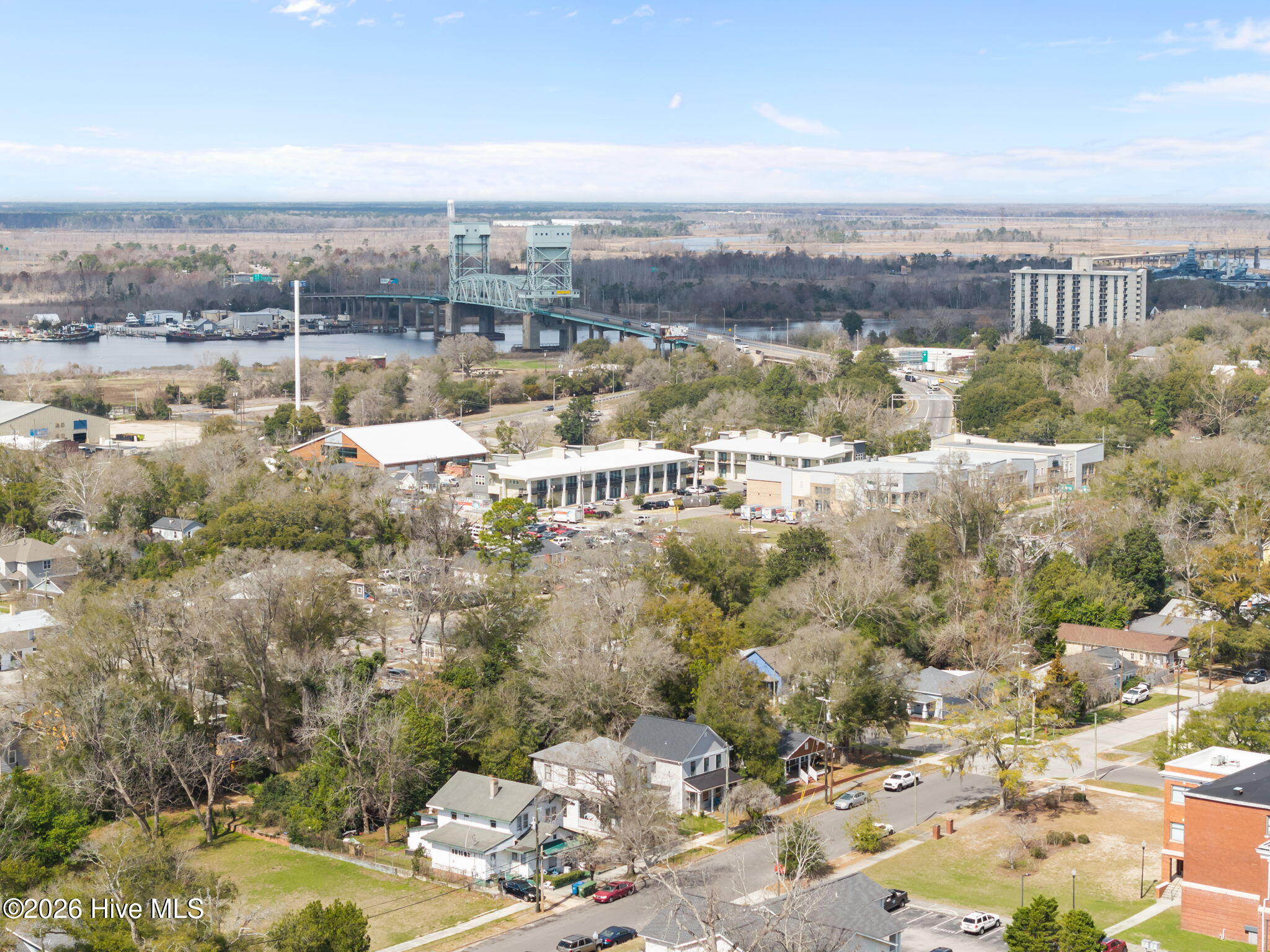 100556827 | Photo 38