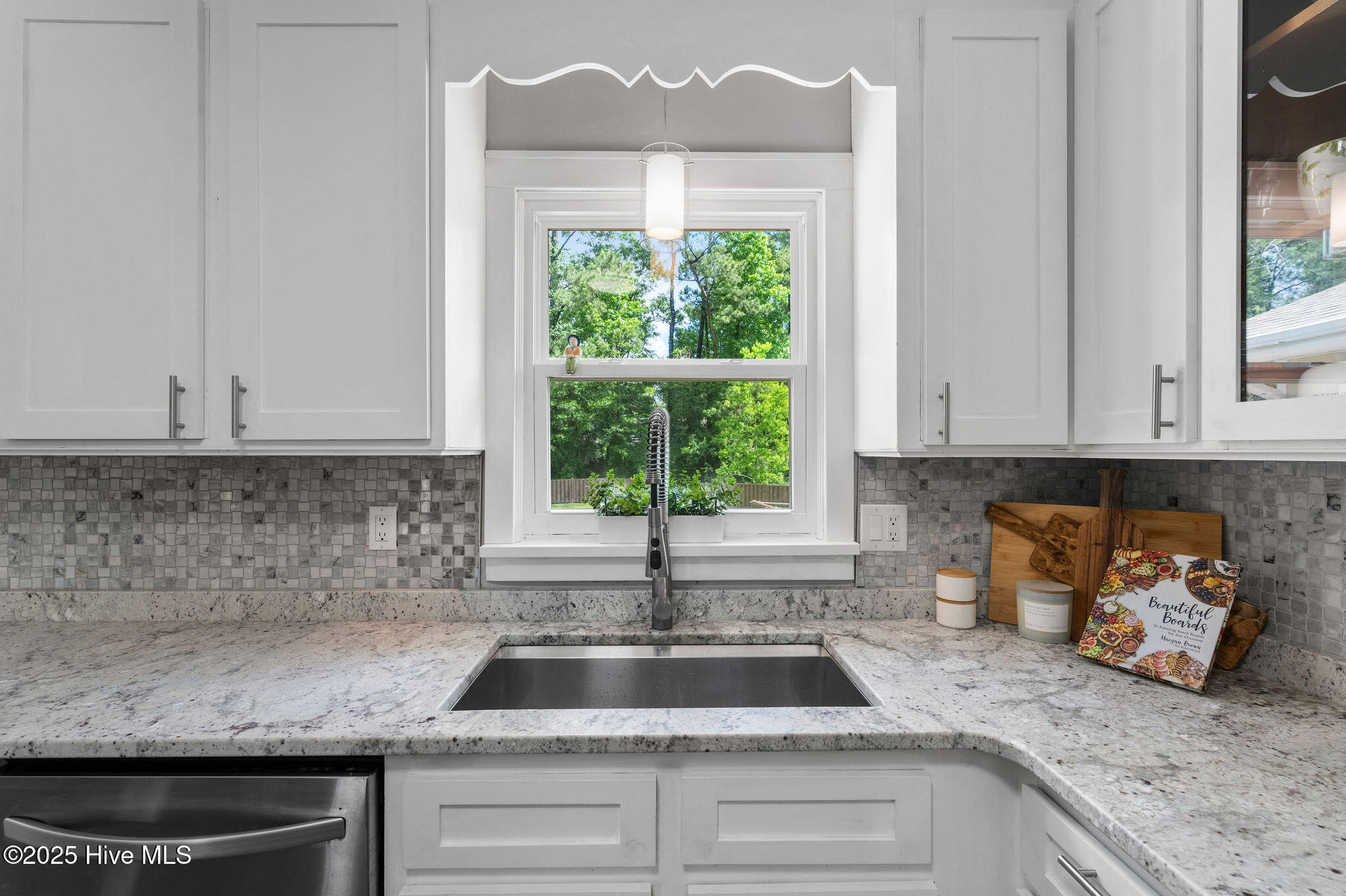 100556030 | Photo 28