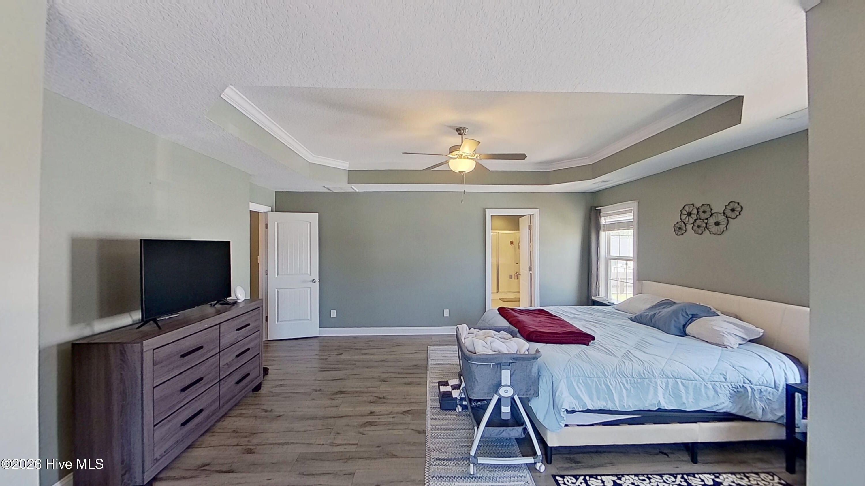 100566911 | Photo 16