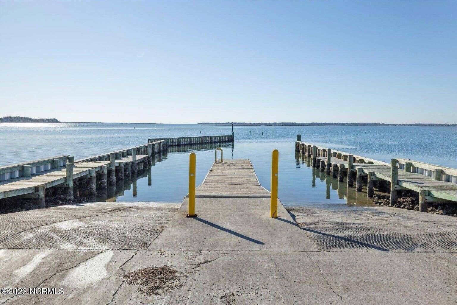 Exterior photo of 211 Leeward Lane, Beaufort, NC 28516. MLS: 100596232