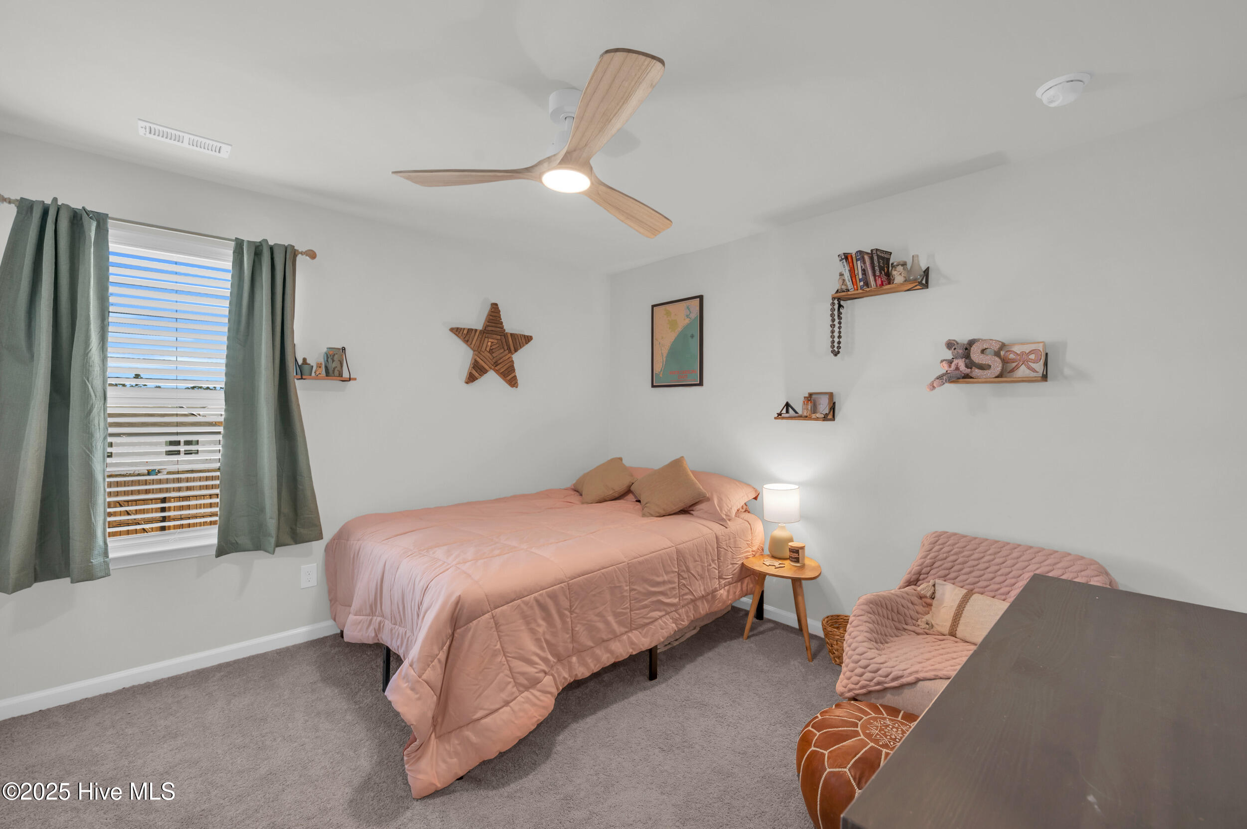 100543422 | Photo 26