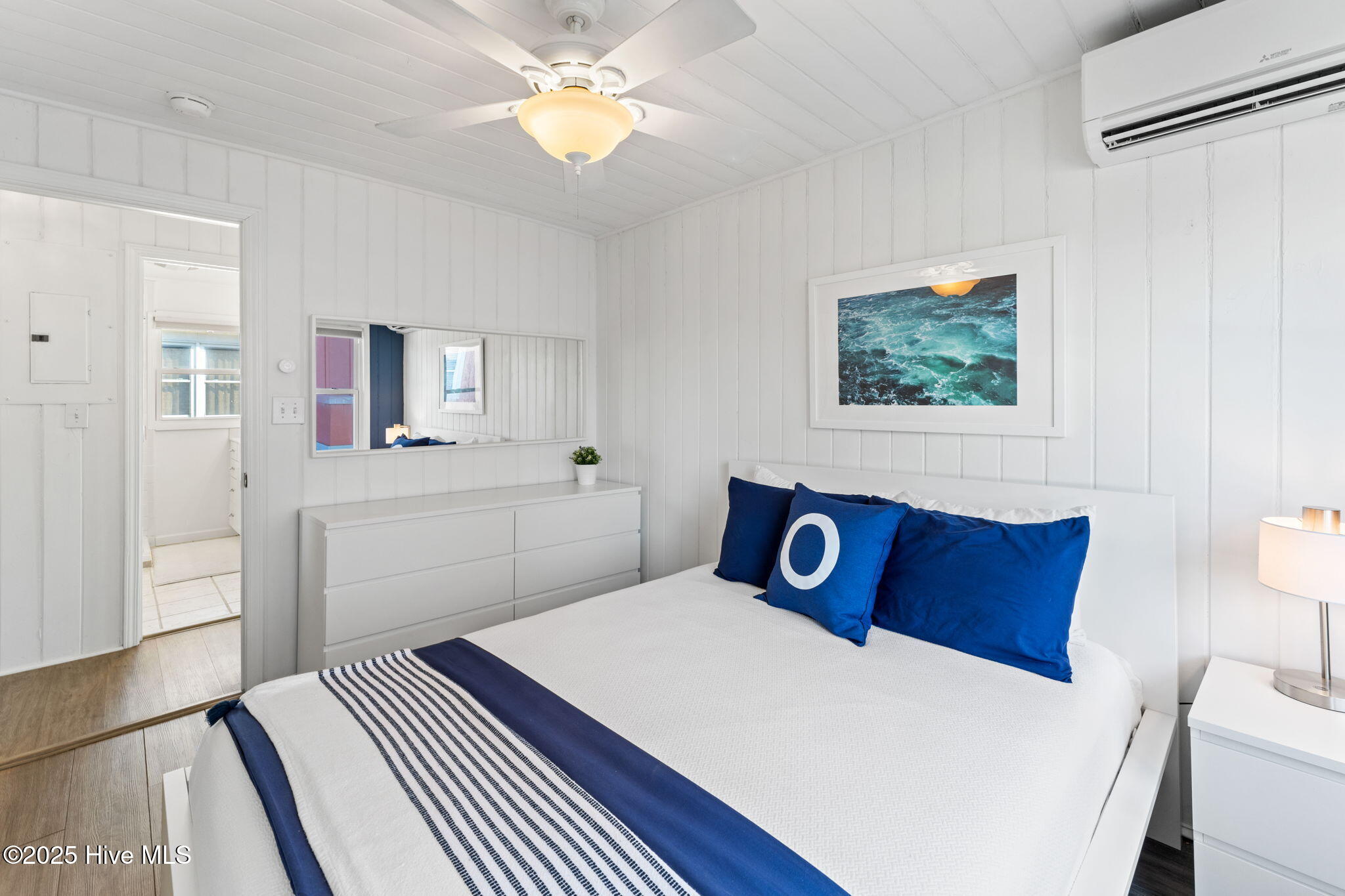 100492987 | Photo 13