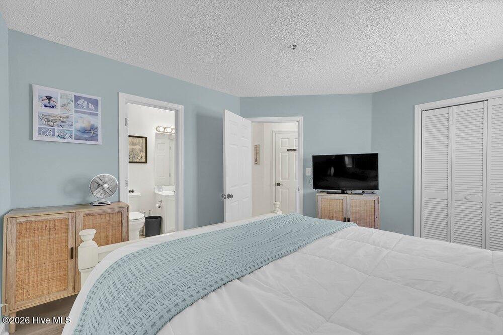 100569395 | Photo 25