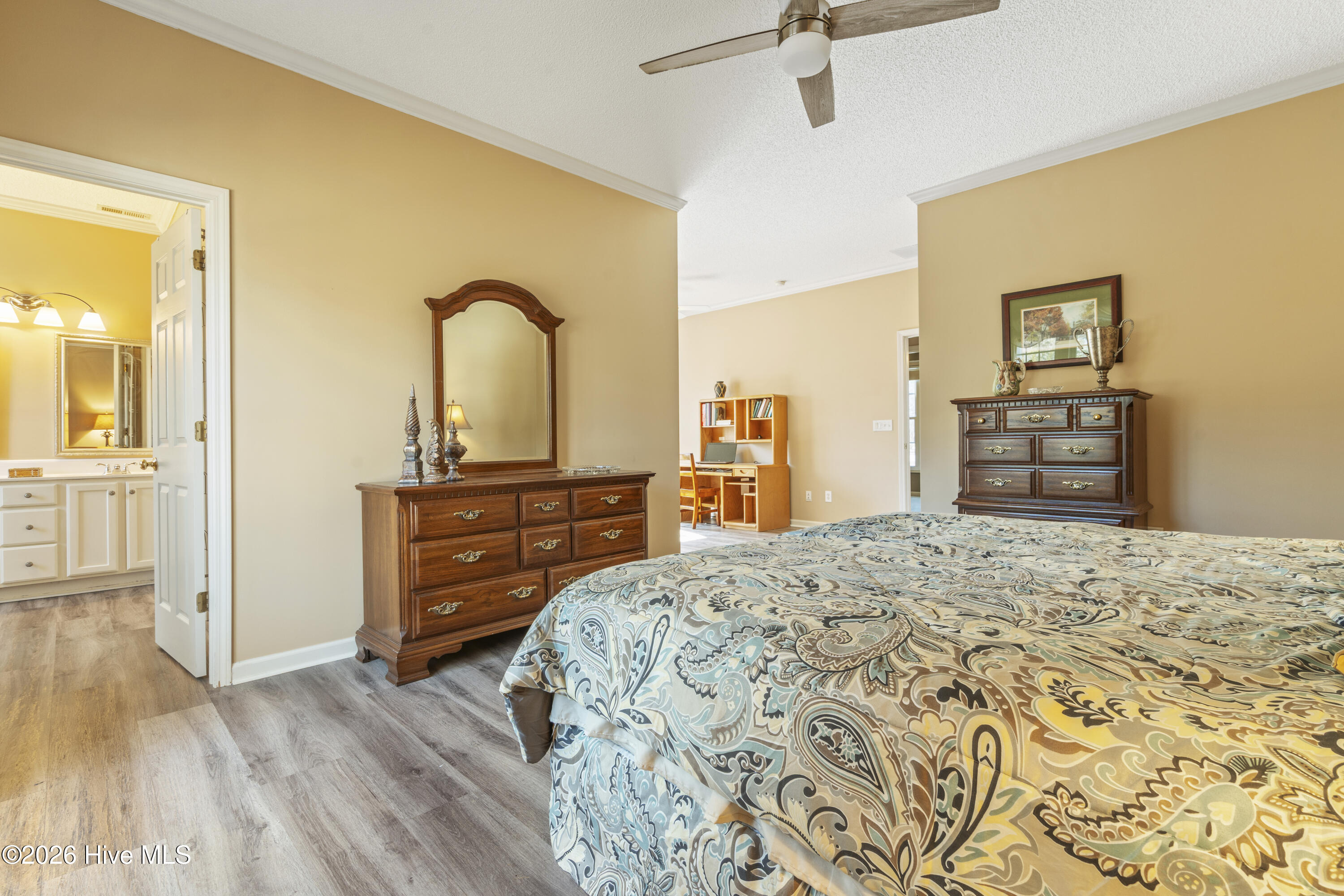 100554853 | Photo 28