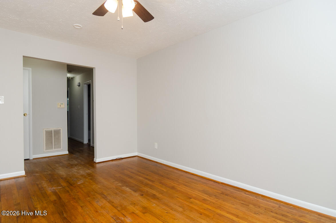 100526974 | Photo 12