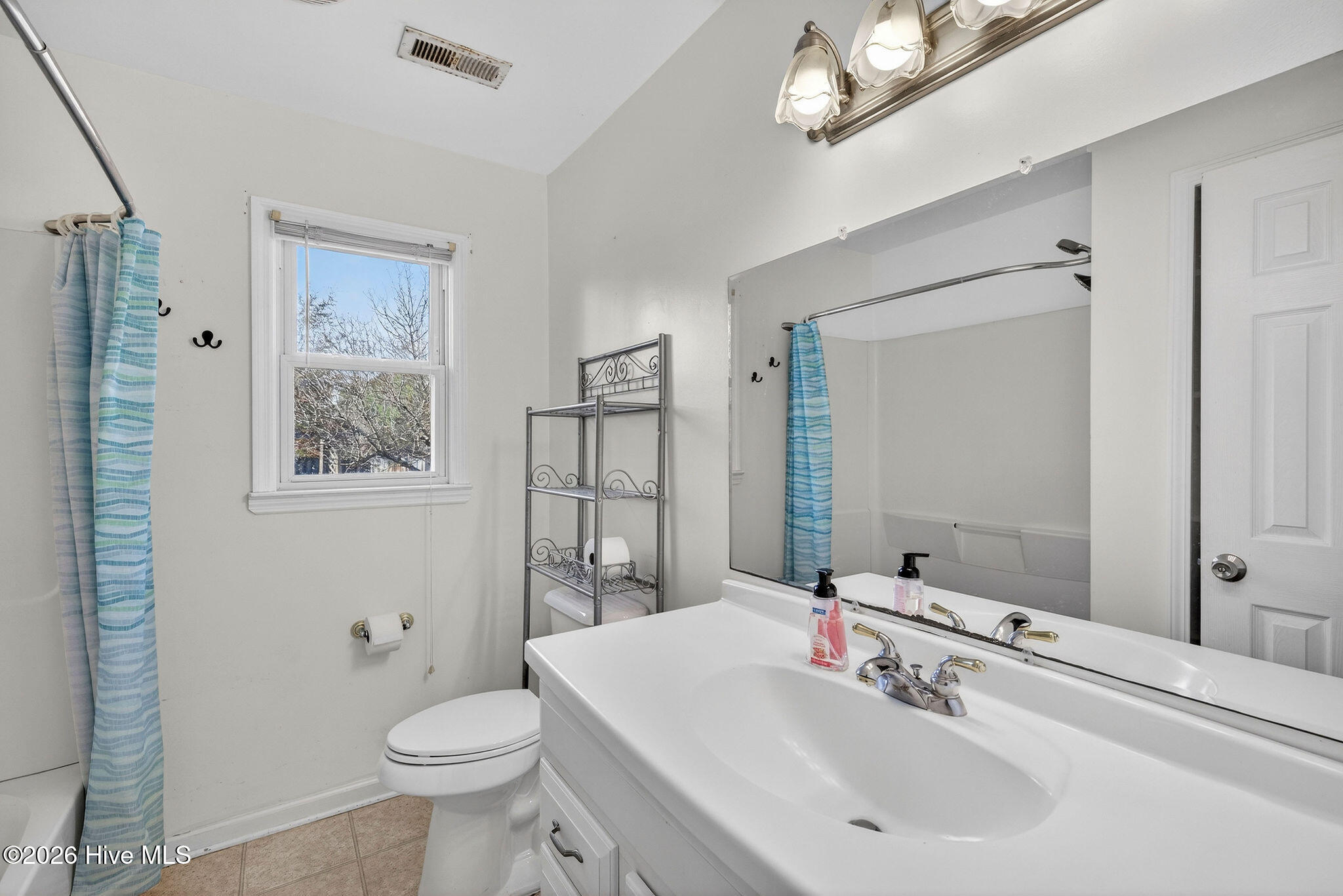 100547847 | Photo 20