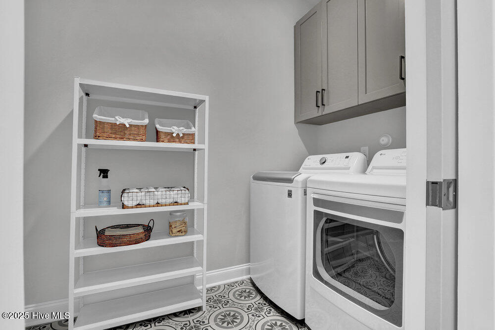 100547511 | Photo 43