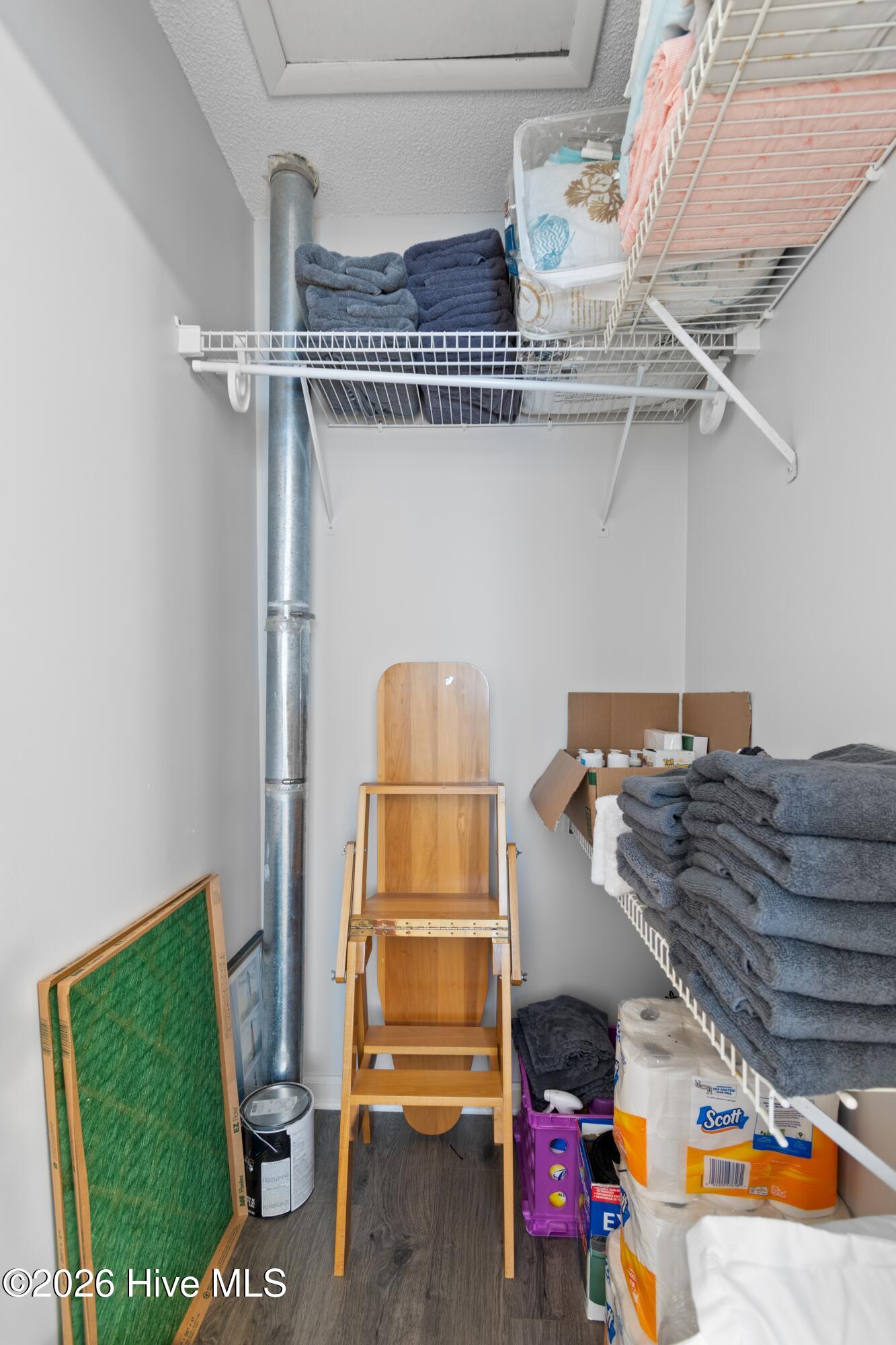 100554890 | Photo 38