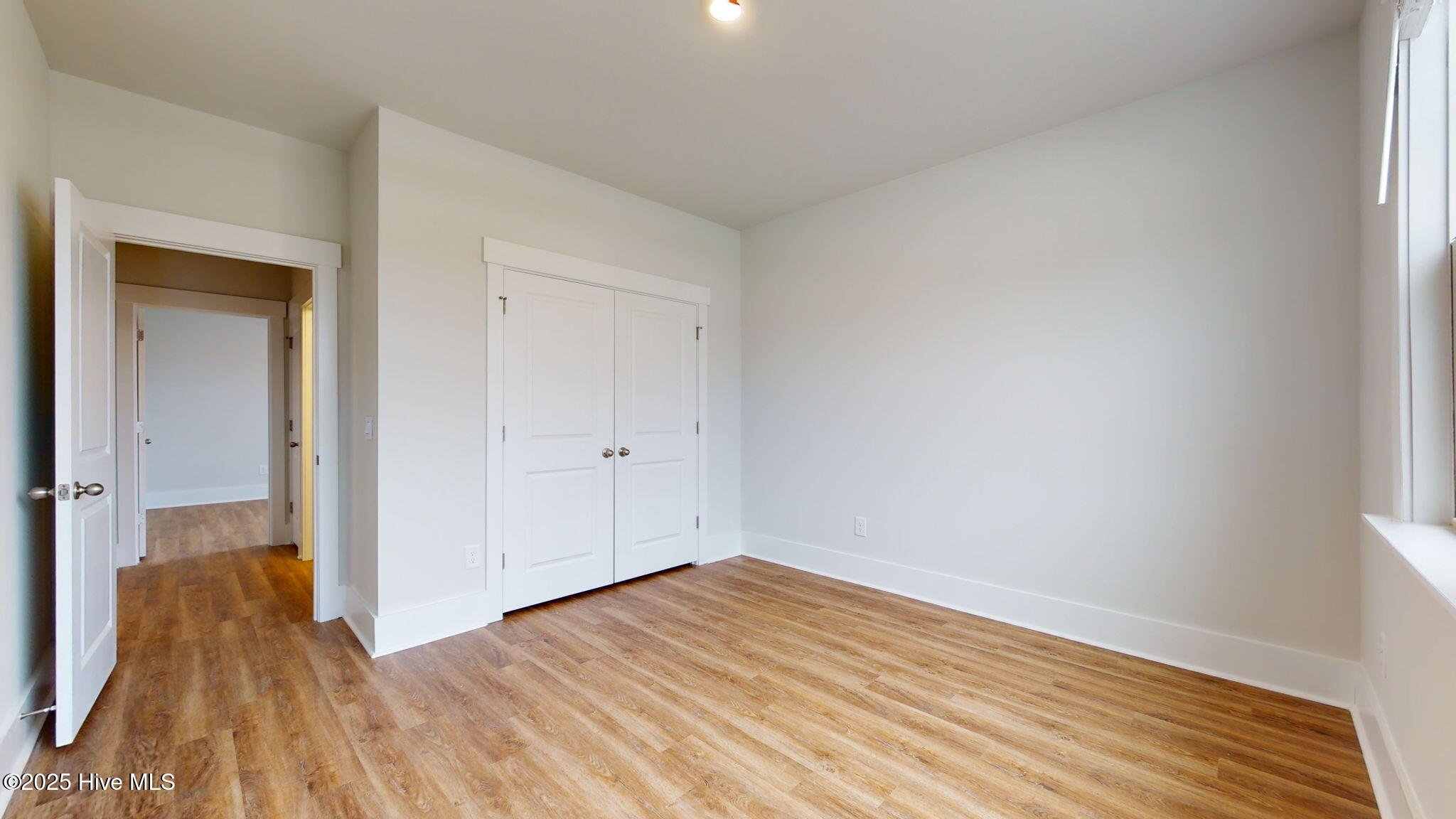 100543683 | Photo 28